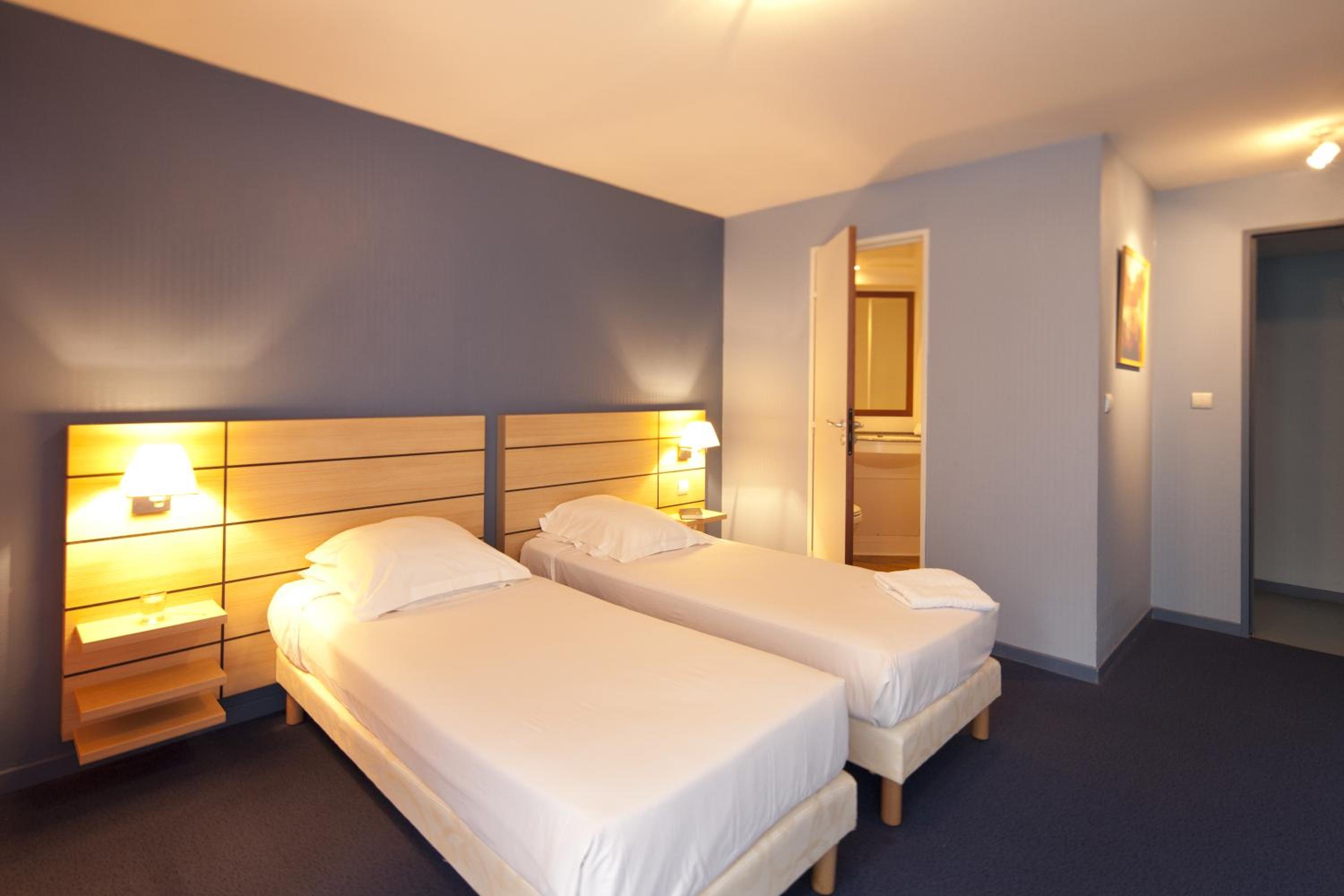 One-Bedroom Apartment (4 Adults) - Photo 1