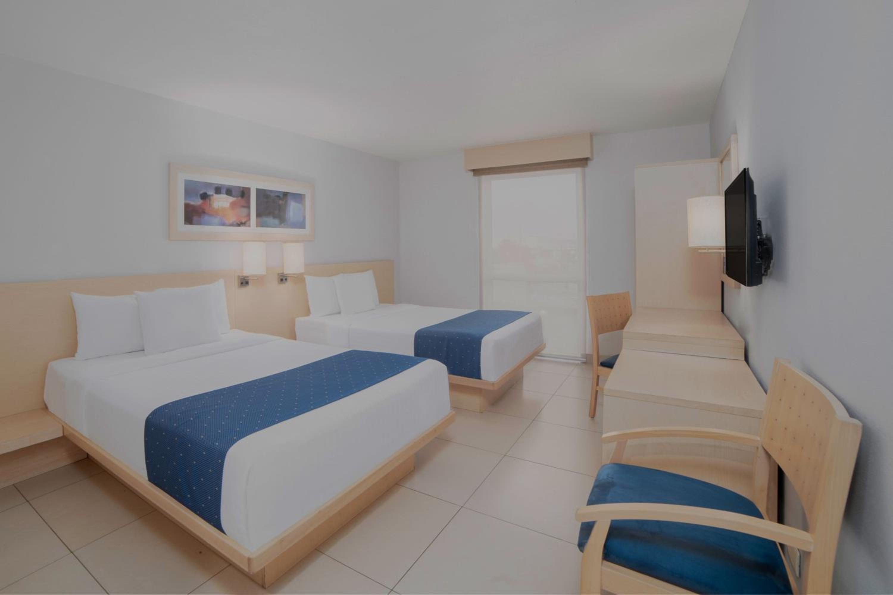 Double Room with Two Double Beds - Photo 5