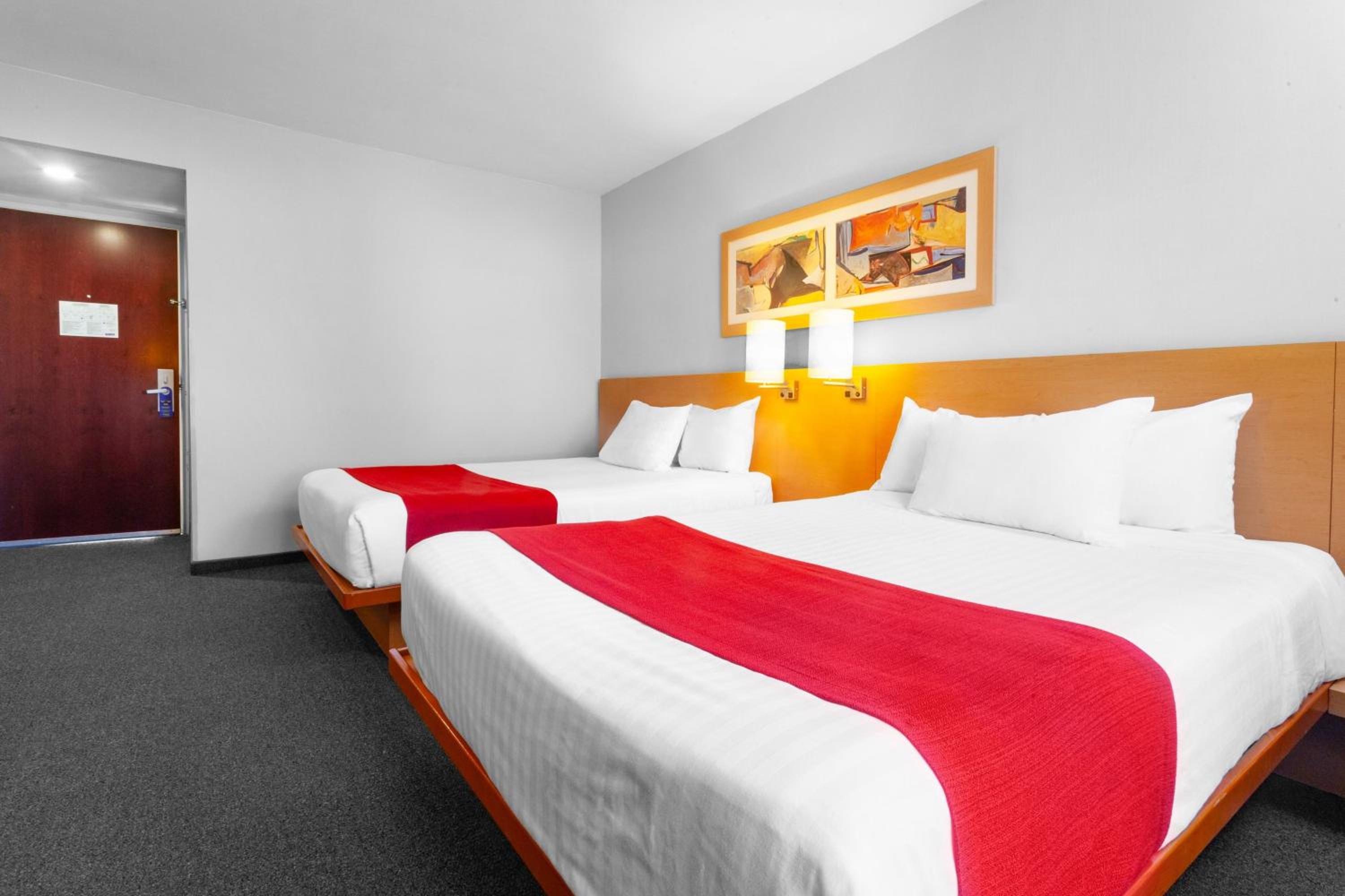 Double Room with Two Double Beds - Photo 5