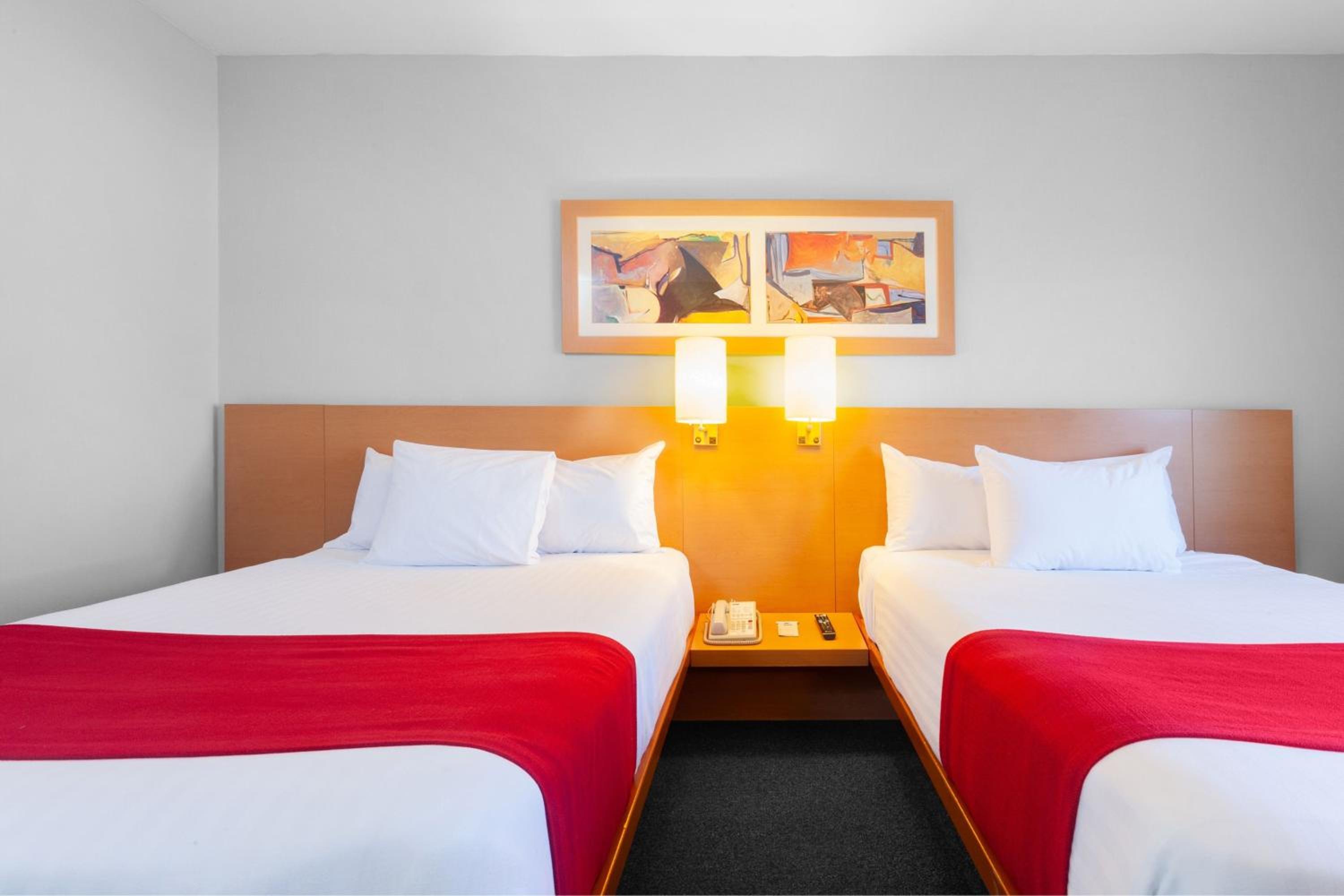 Double Room with Two Double Beds - Photo 4