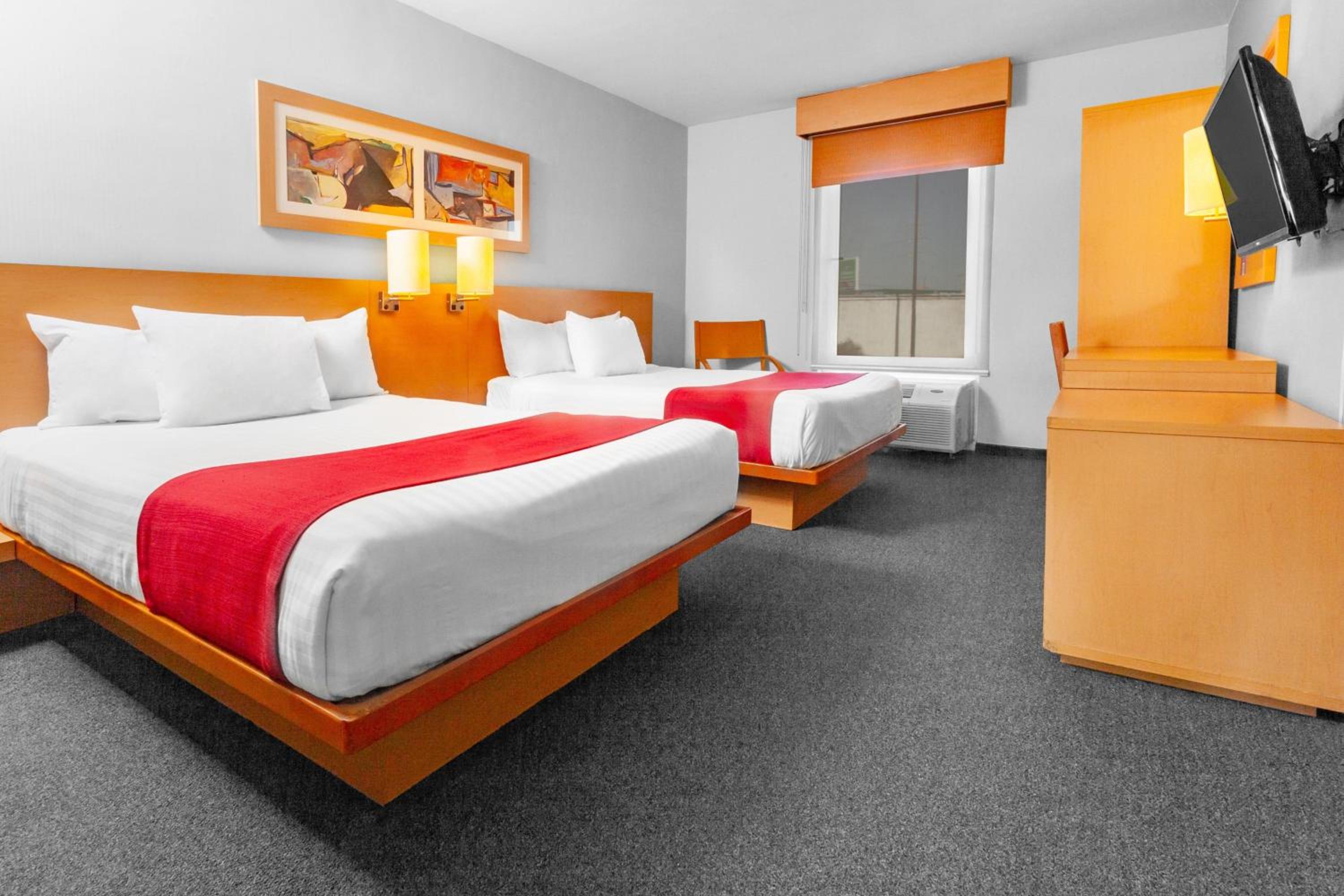 Double Room with Two Double Beds - Photo 3