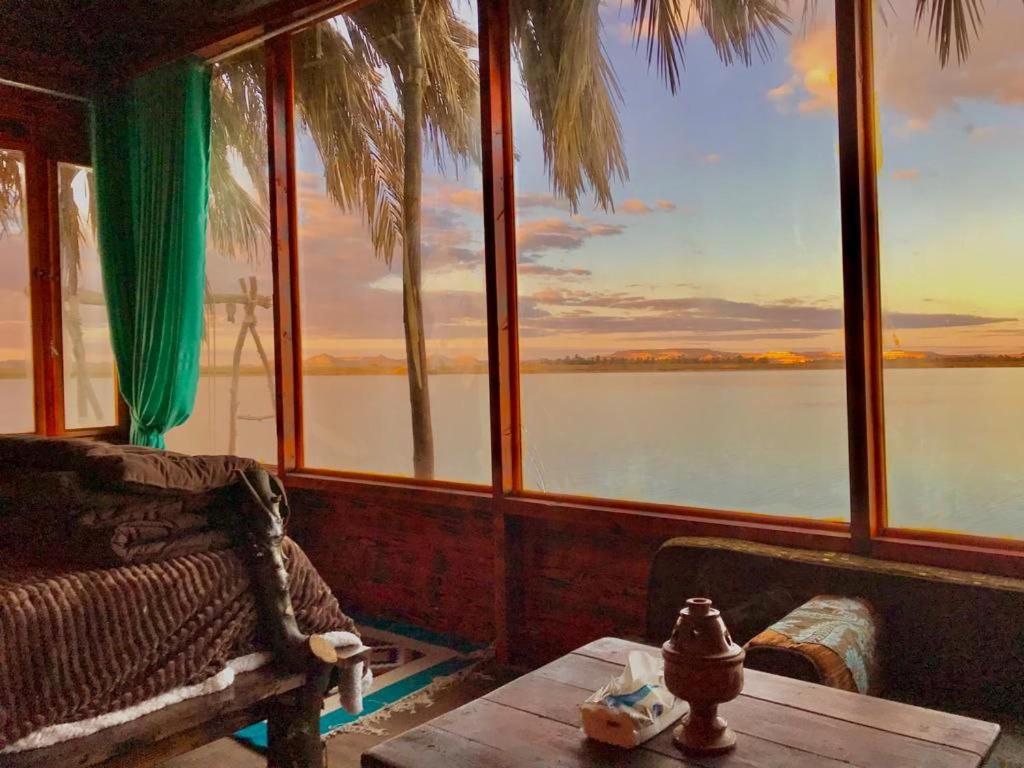 King Room with Lake View photo 2