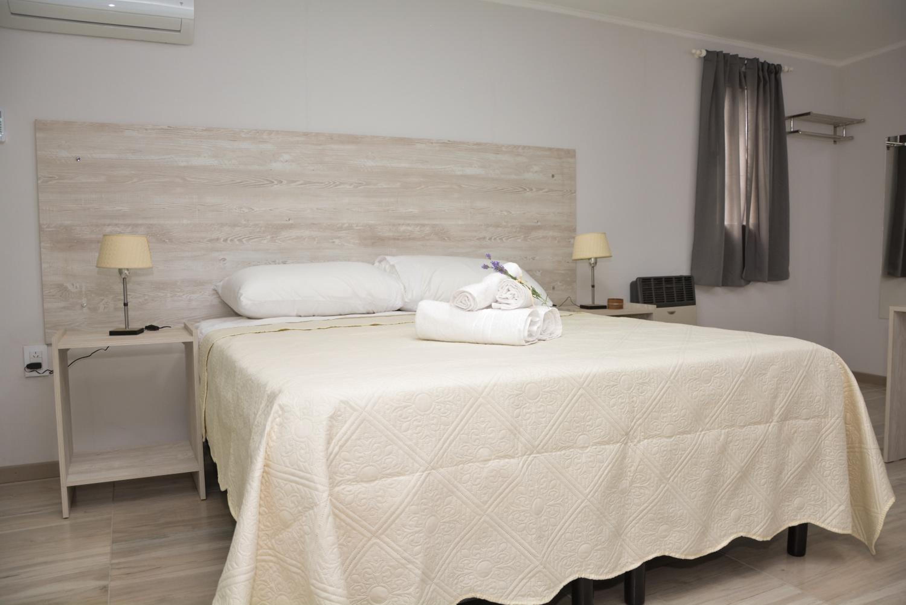 Double Room with Private Bathroom photo 1