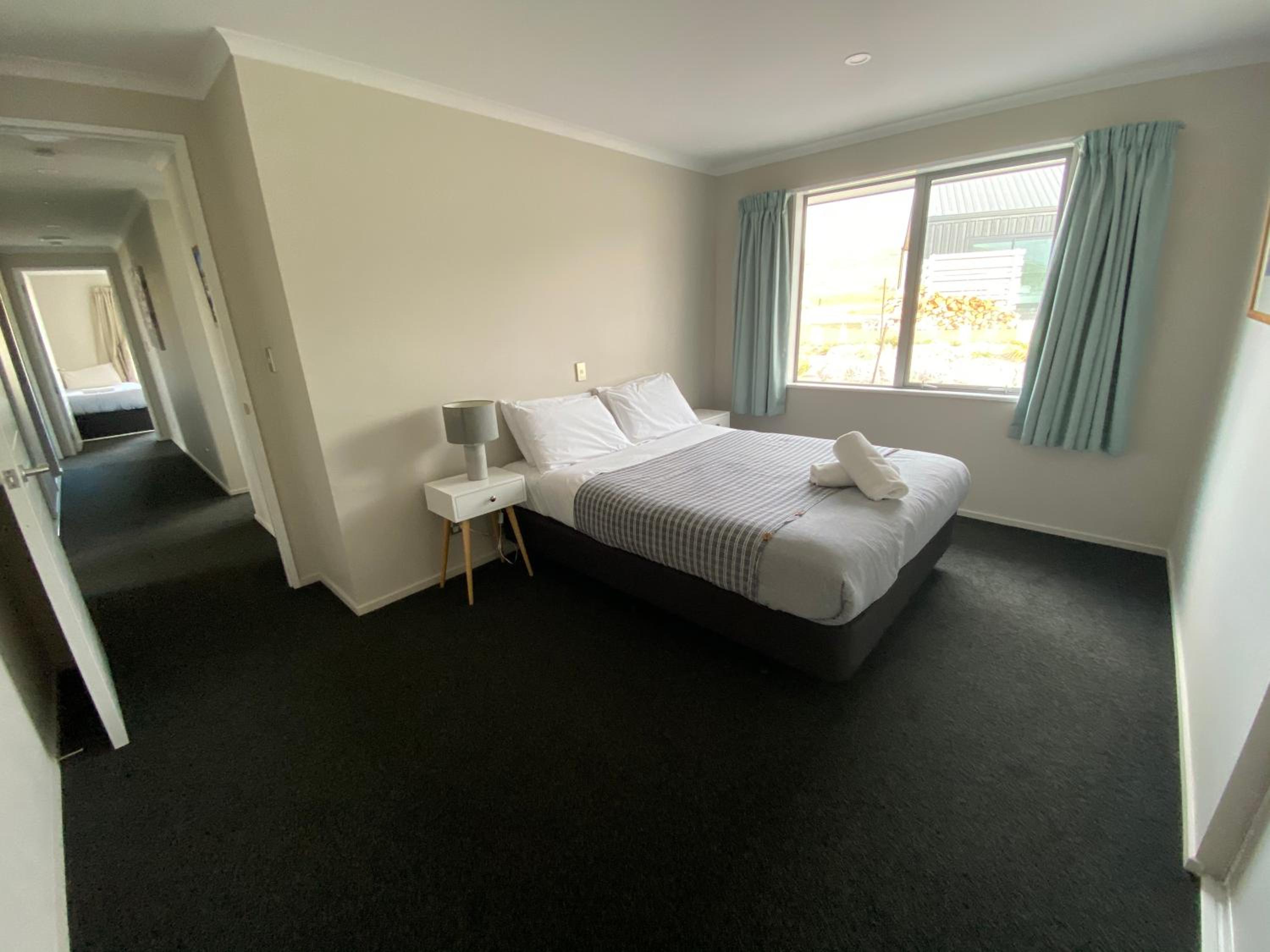 Four-Bedroom House photo 3