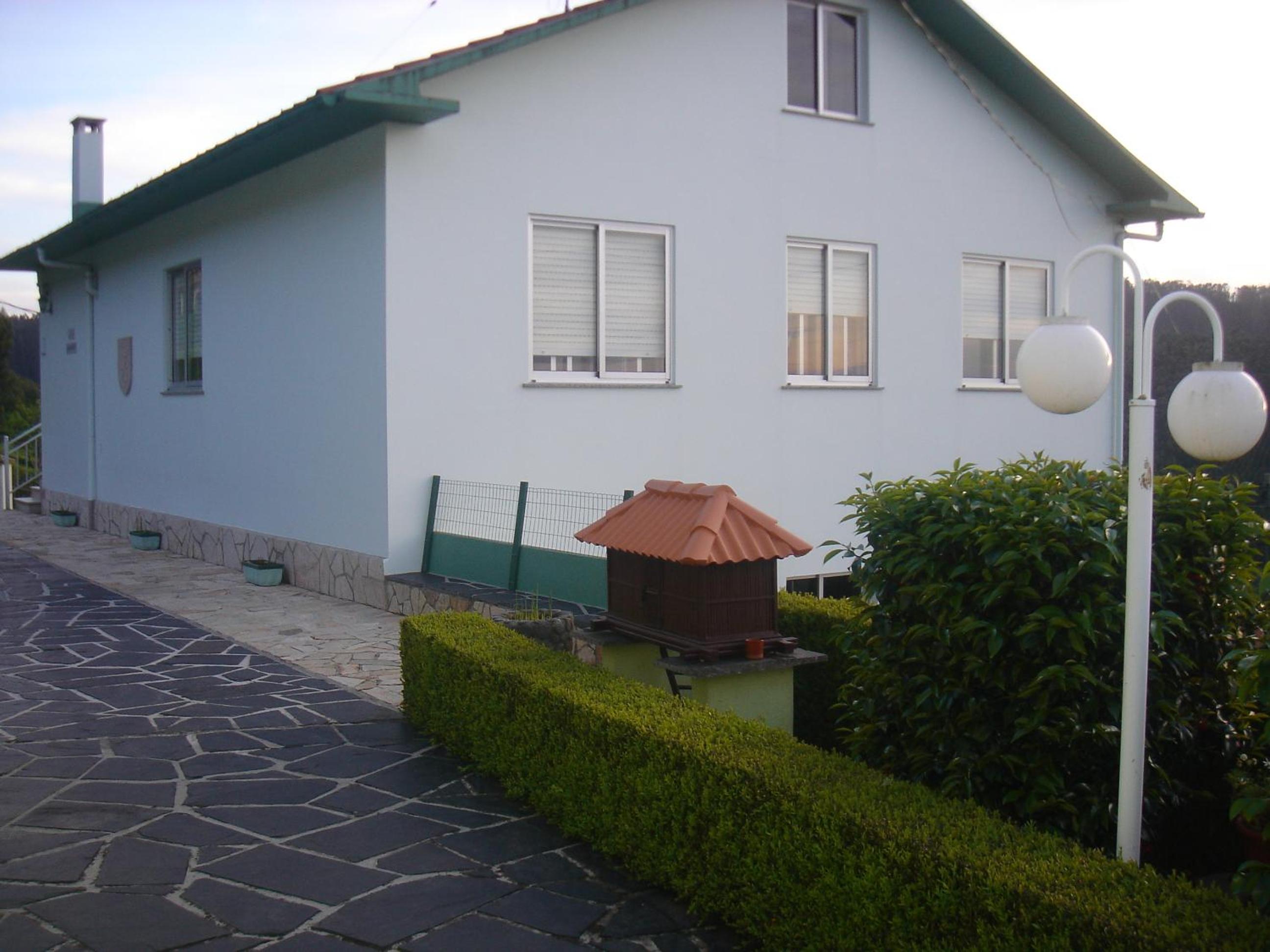 Three-Bedroom House photo 2