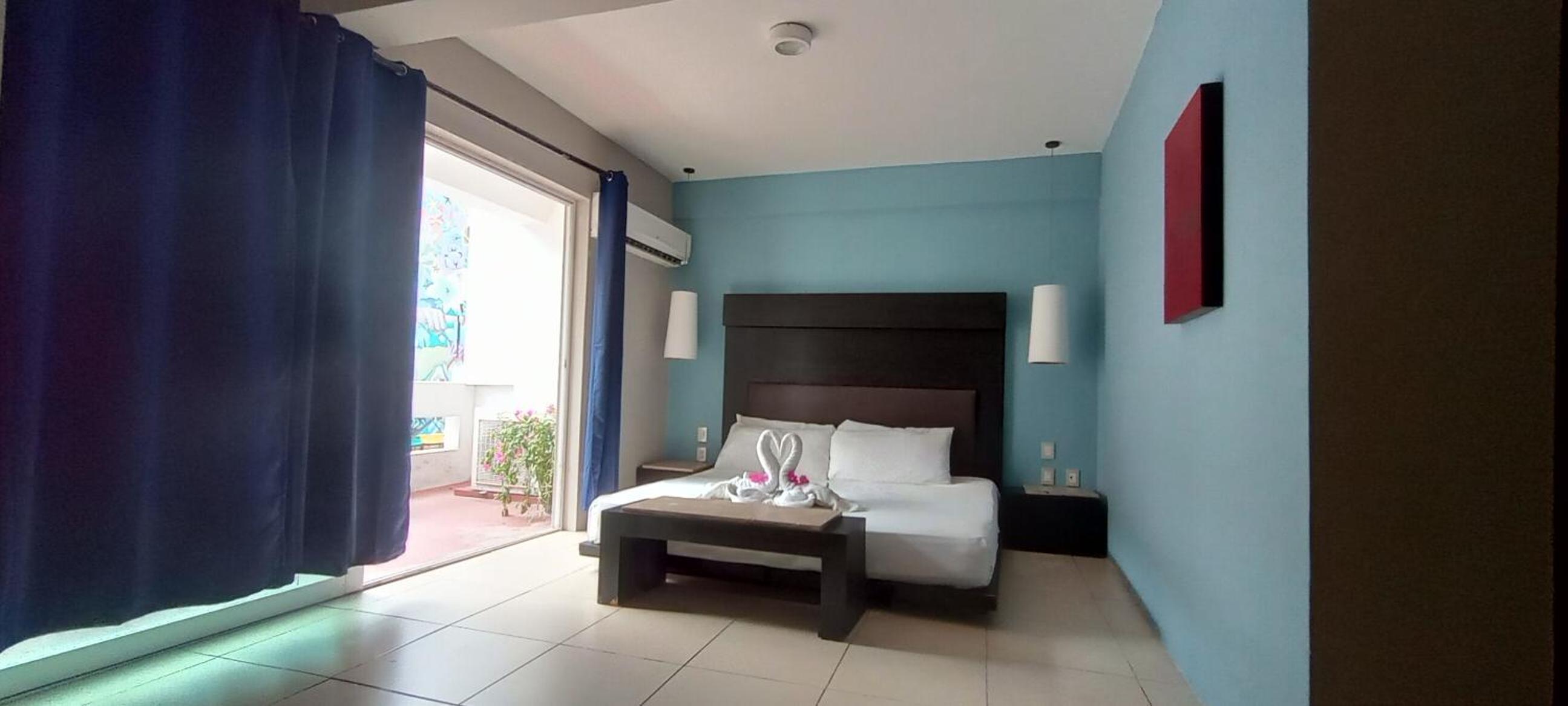 Deluxe Double Room with Balcony photo 1