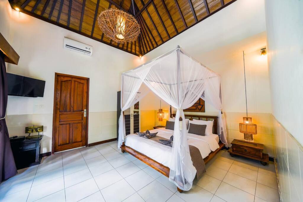 Villa photo 1