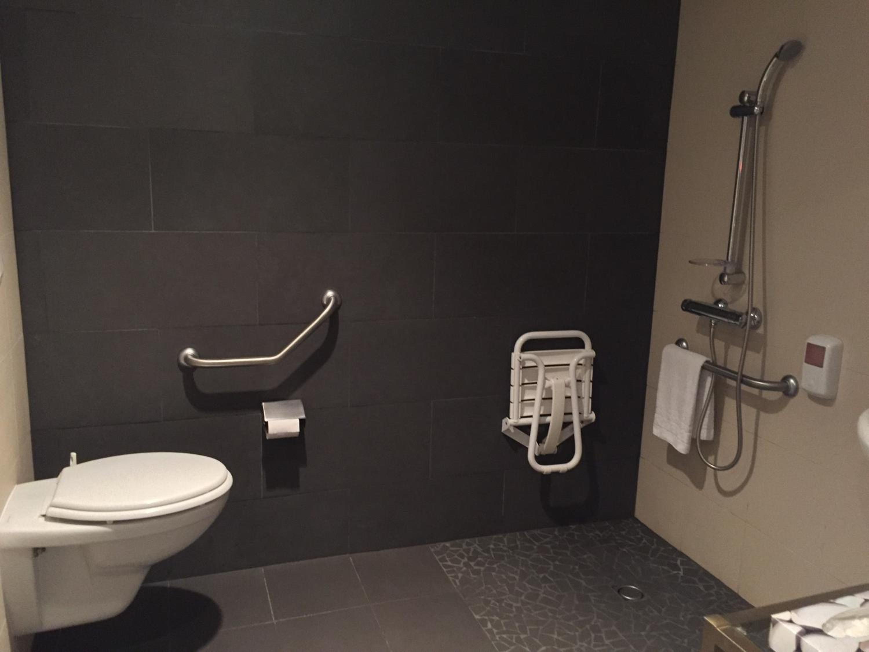 Double Room - Disability Access photo 3