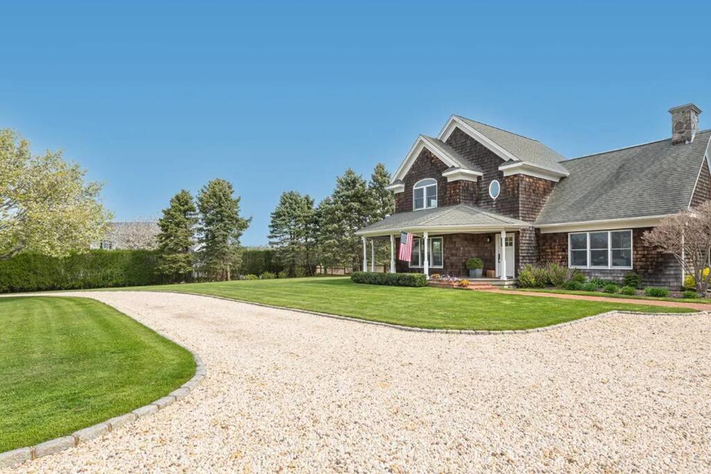 Four-Bedroom House photo 2