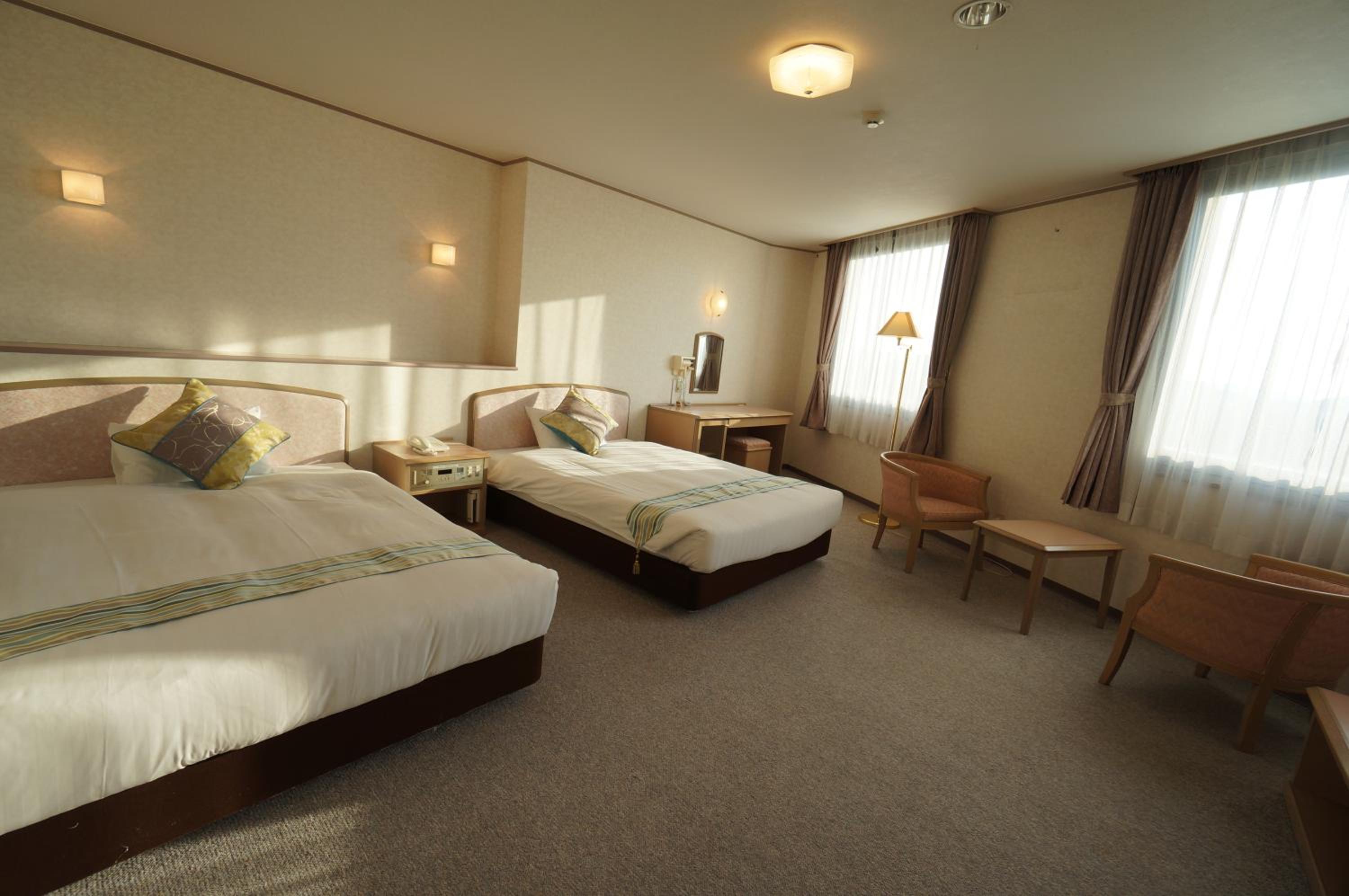 Deluxe Family Room - Non-Smoking