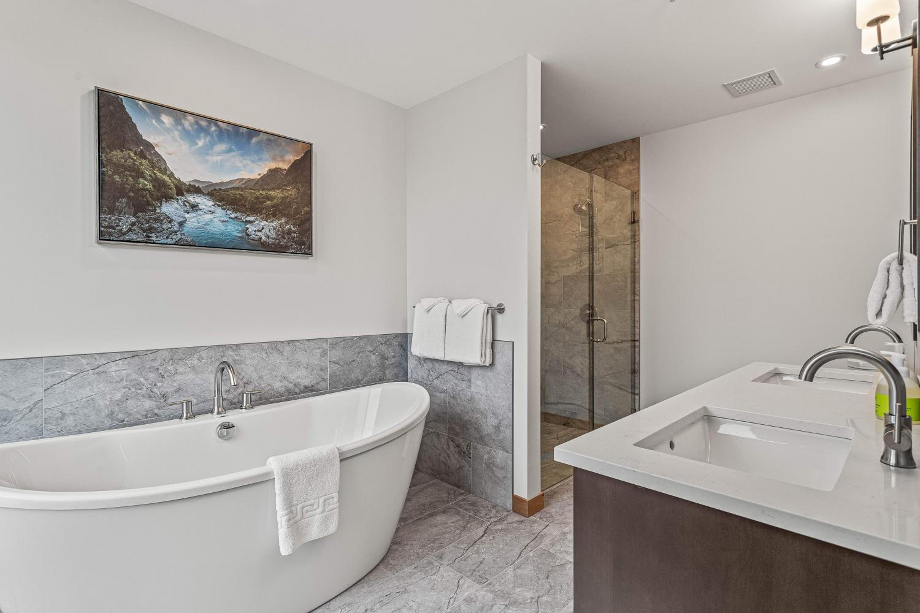 110 - 3 Bedroom Premier Condo