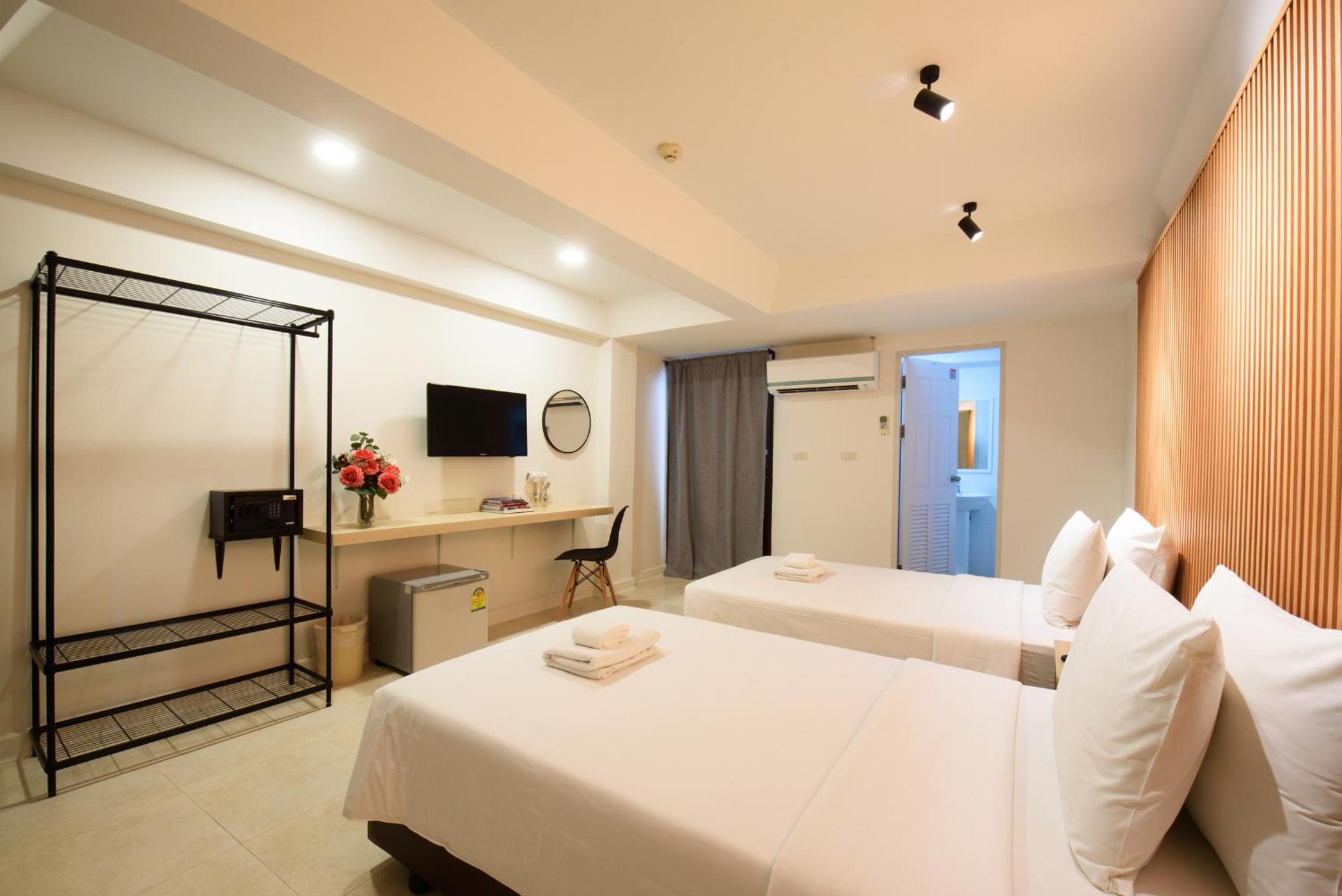 Superior Double or Twin Room photo 2