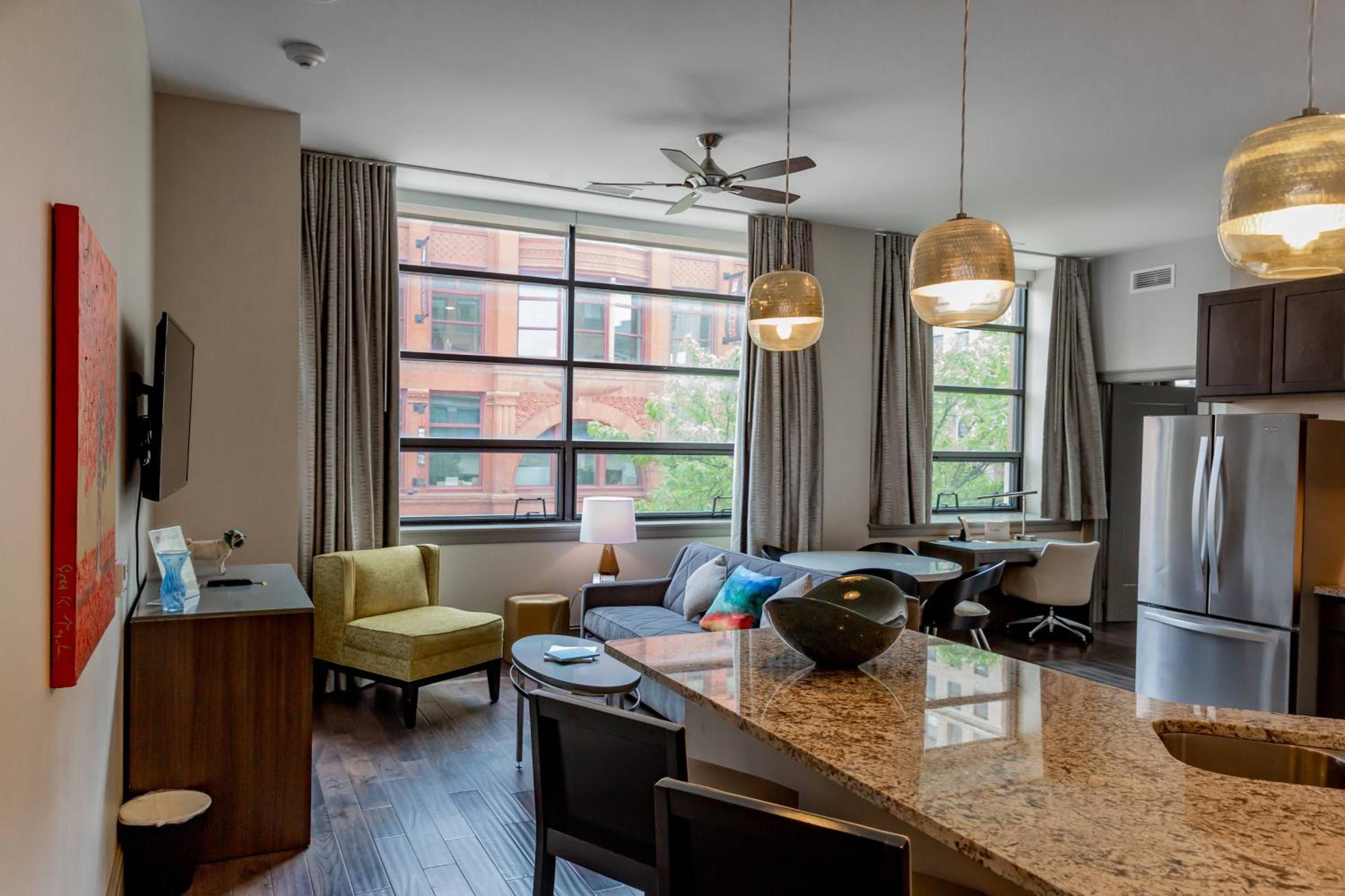 Executive One-Bedroom King Suite With Sofa Bed - Extended Stay Kitchen Suite