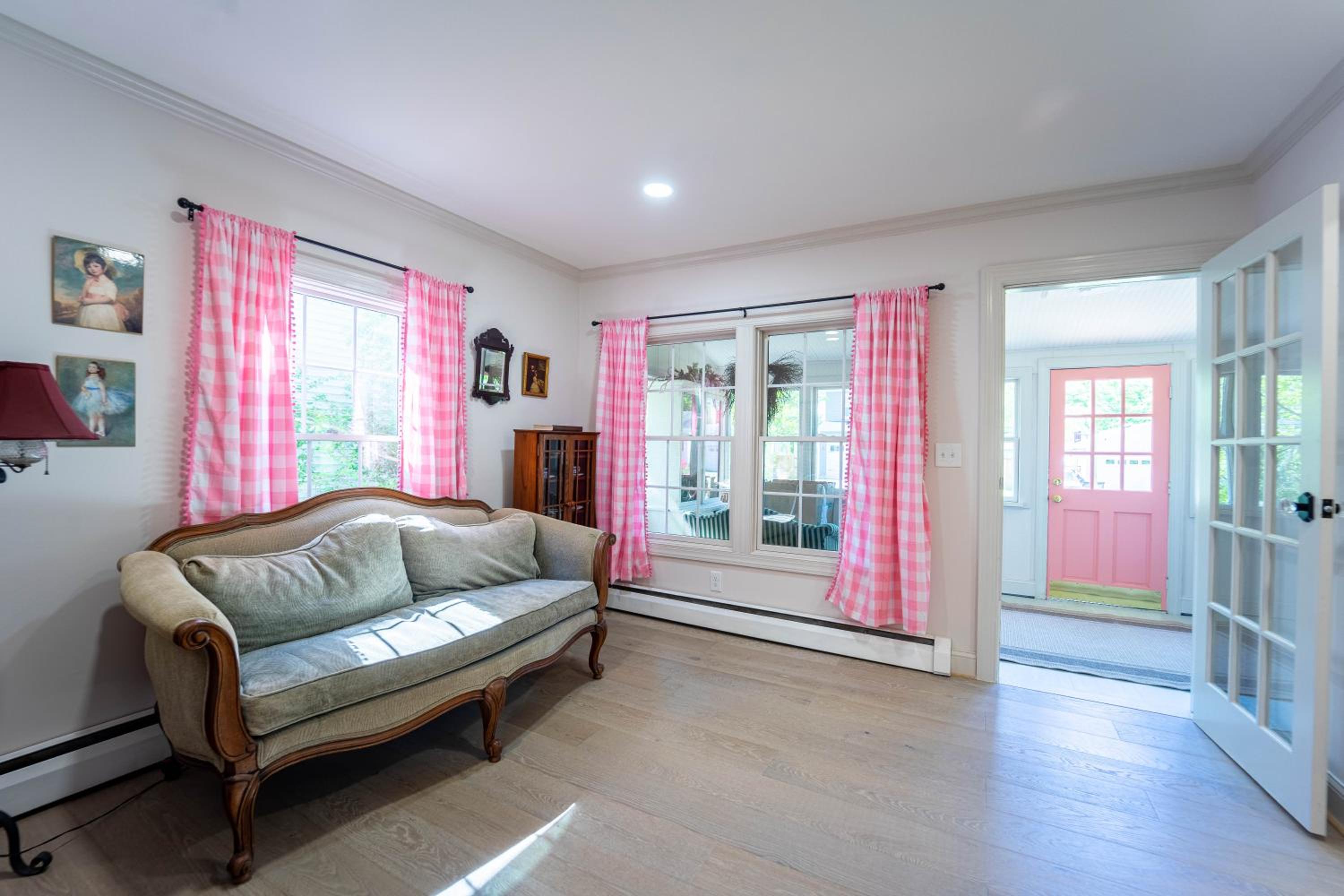 Three-Bedroom Townhouse photo 2