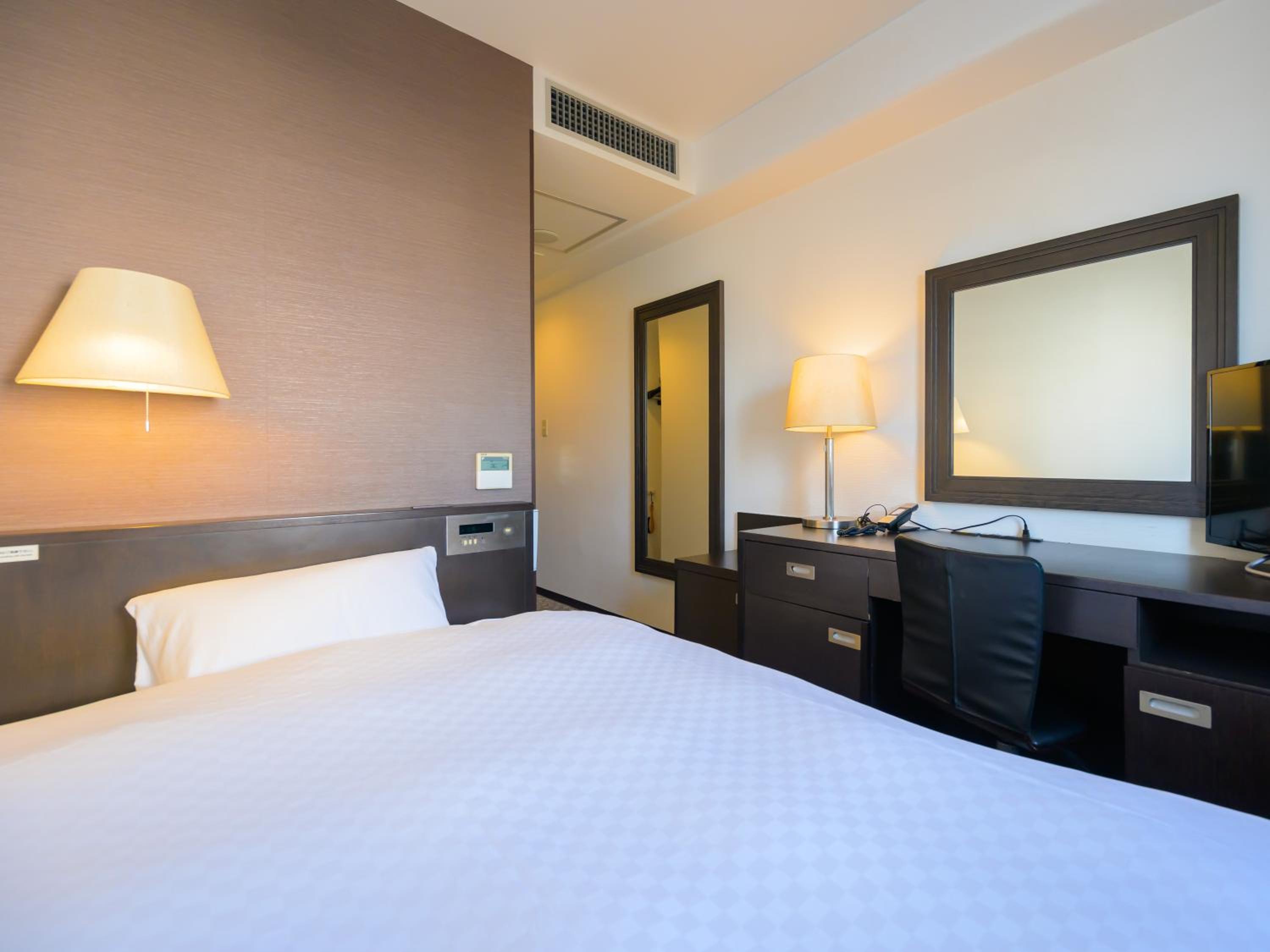 Single Room with Bathroom - Non-Smoking - Photo 1