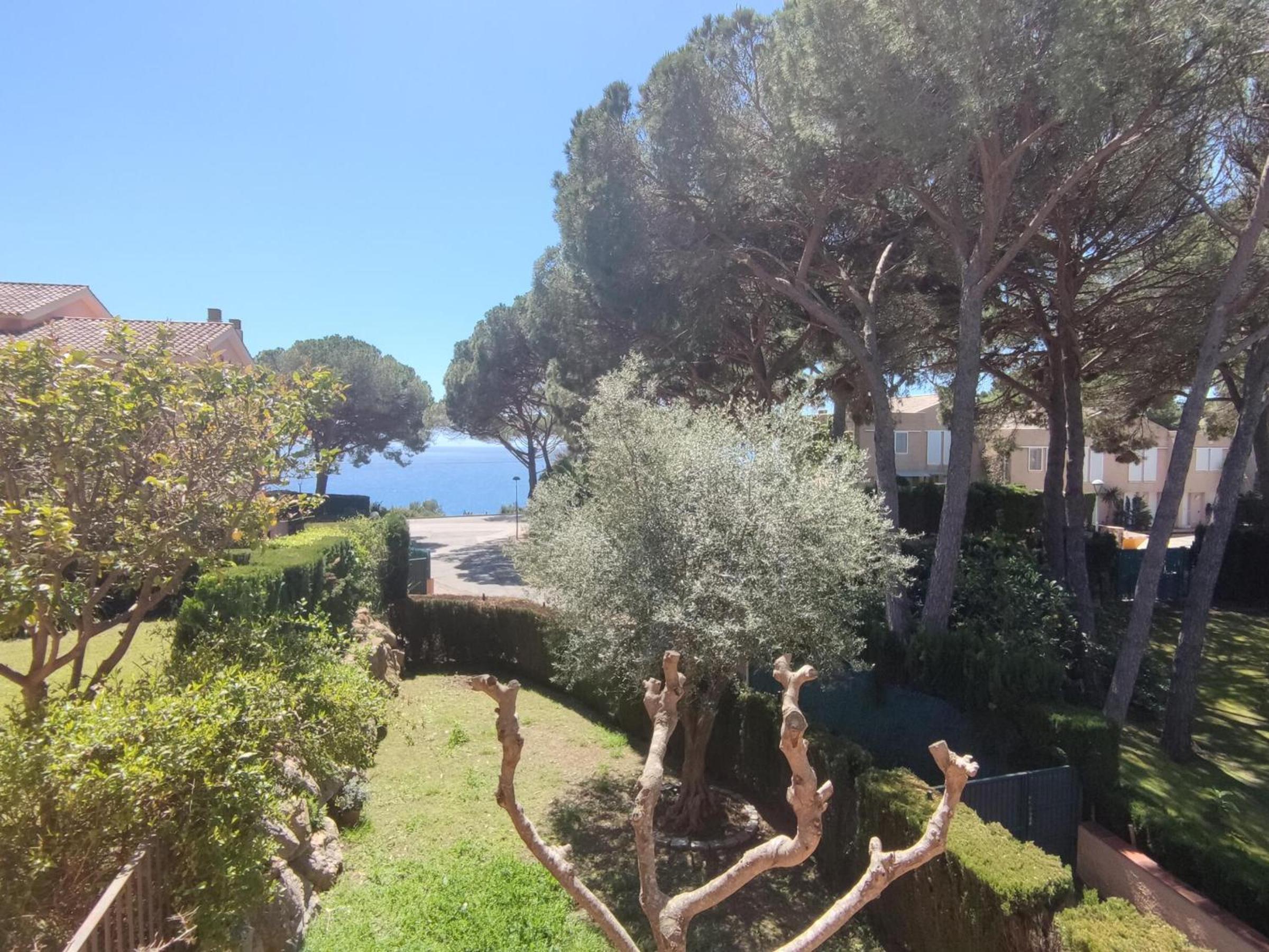 Villa photo 2