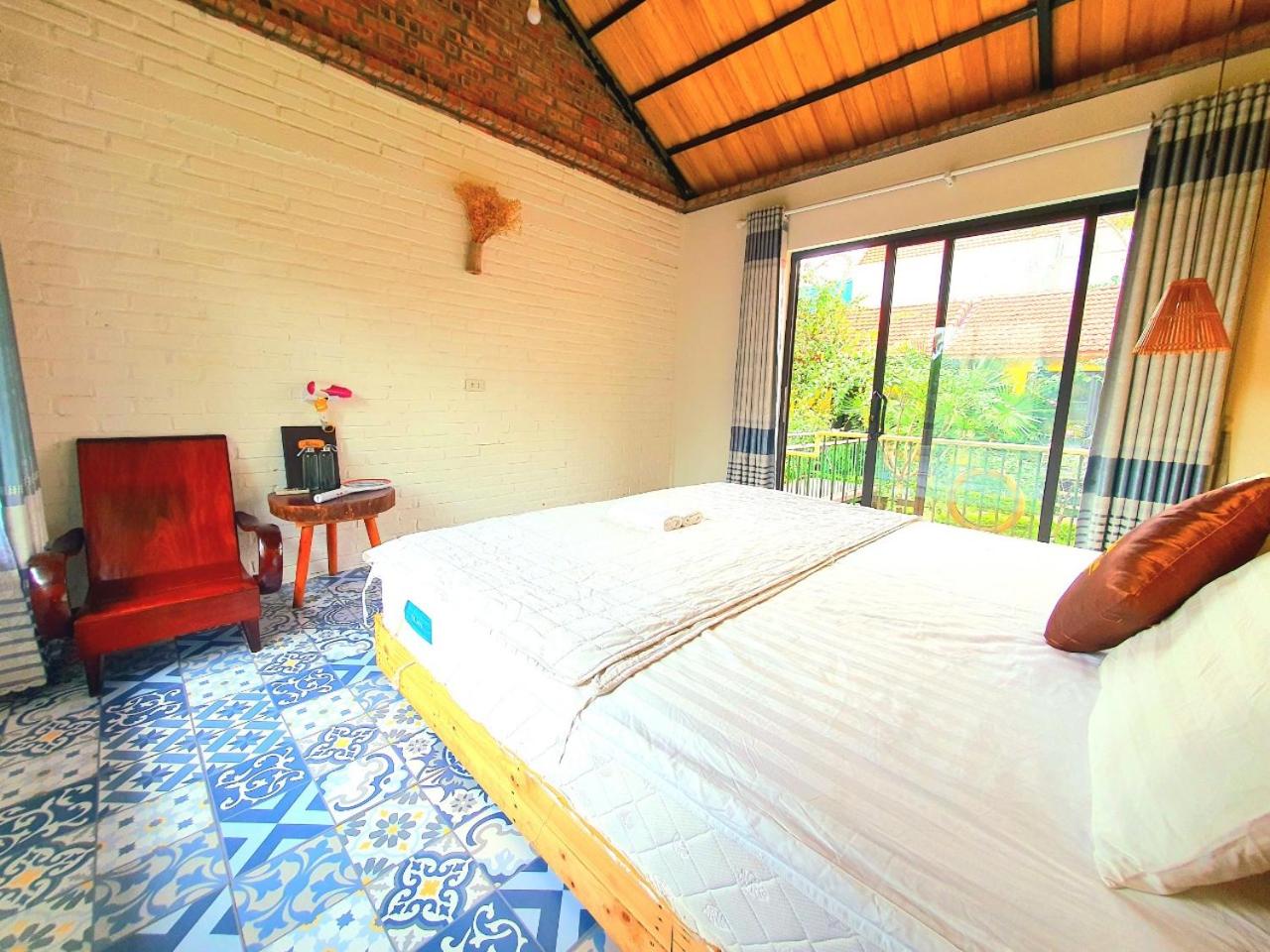 Double Room With Pool View photo 2