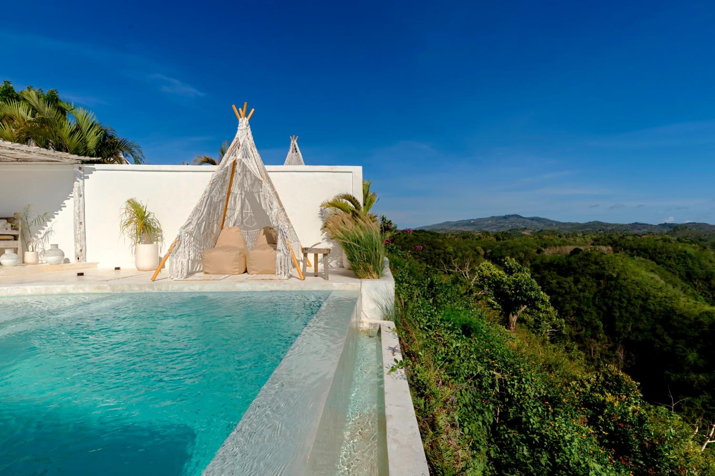 Suite with Private Pool photo 3