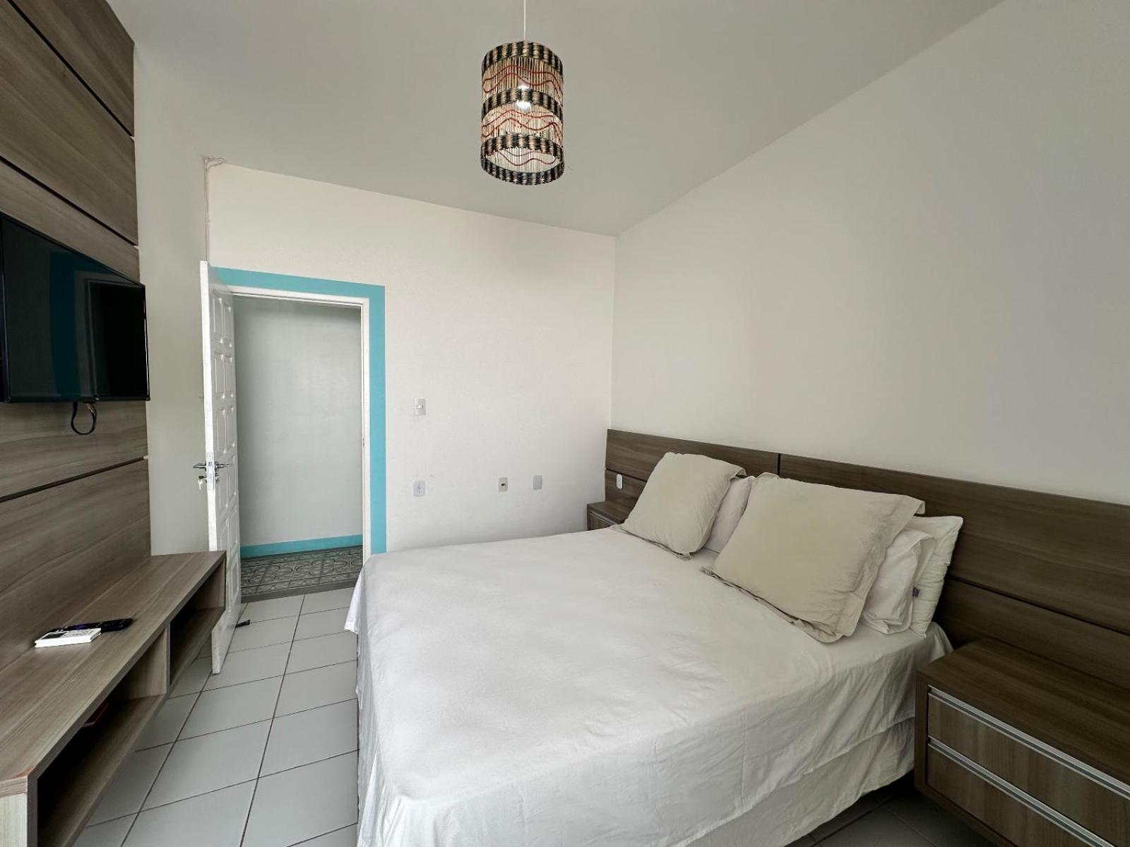 Five-Bedroom House photo 1