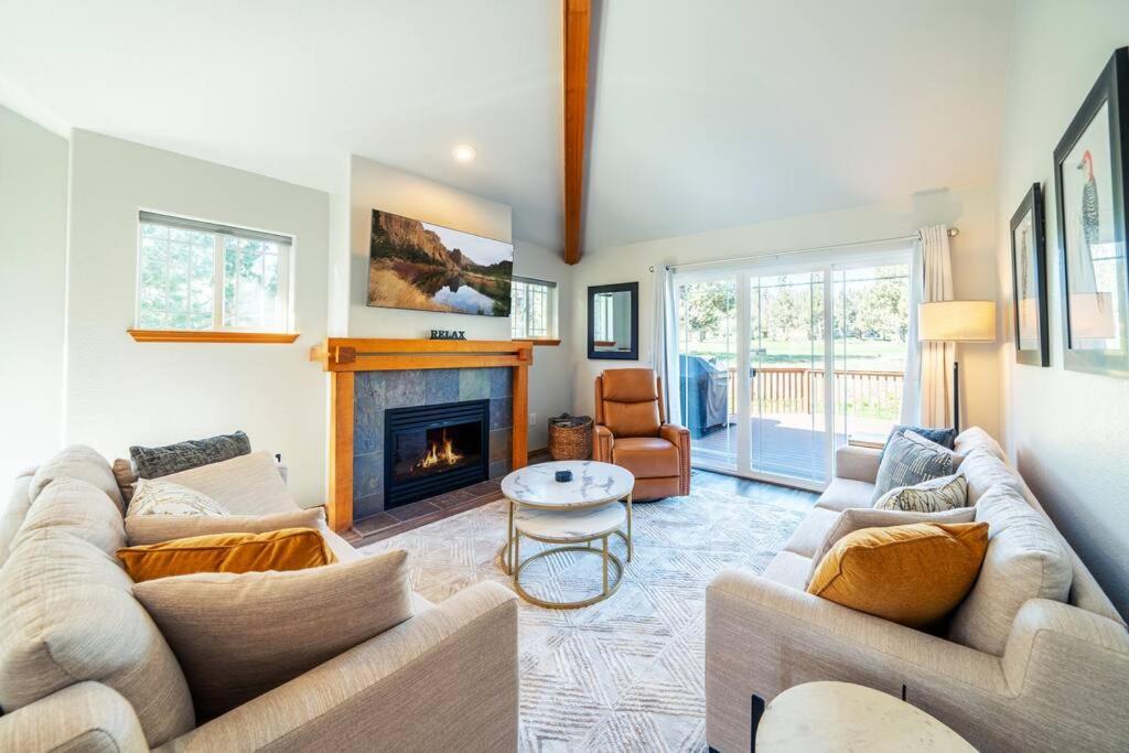 Three-Bedroom House photo 2
