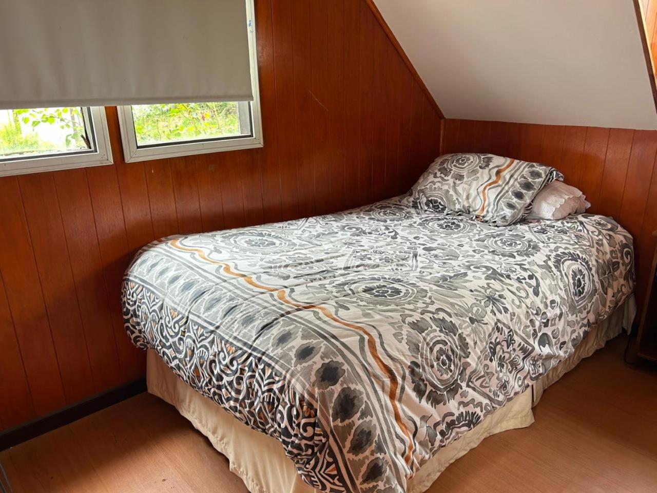 Standard Single Room with Shared Bathroom photo 1
