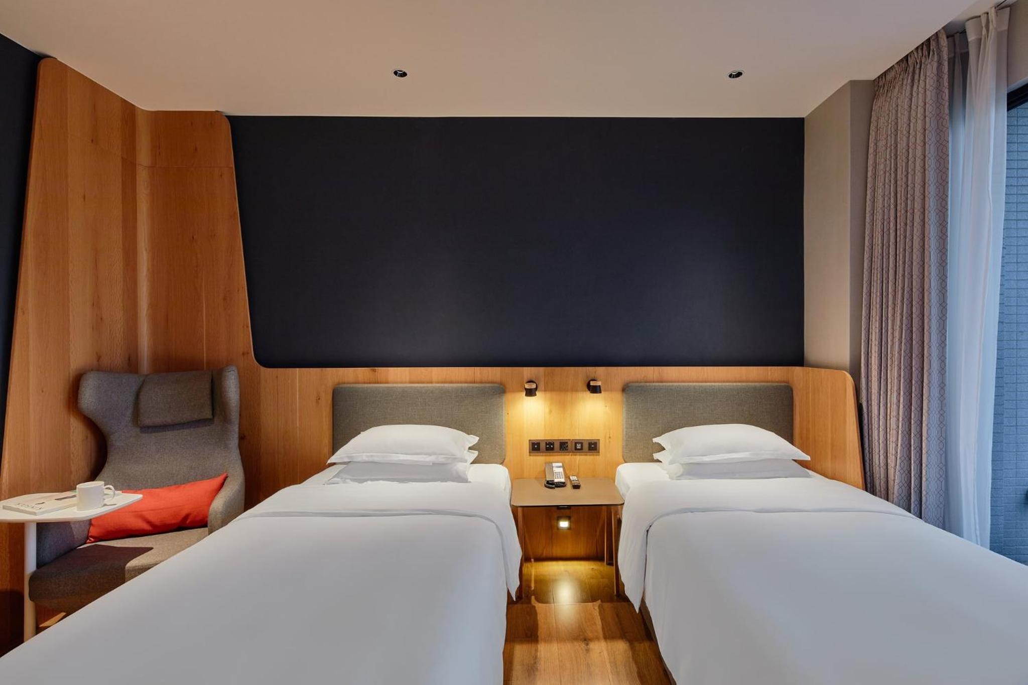 Standard Twin Room with Garden View