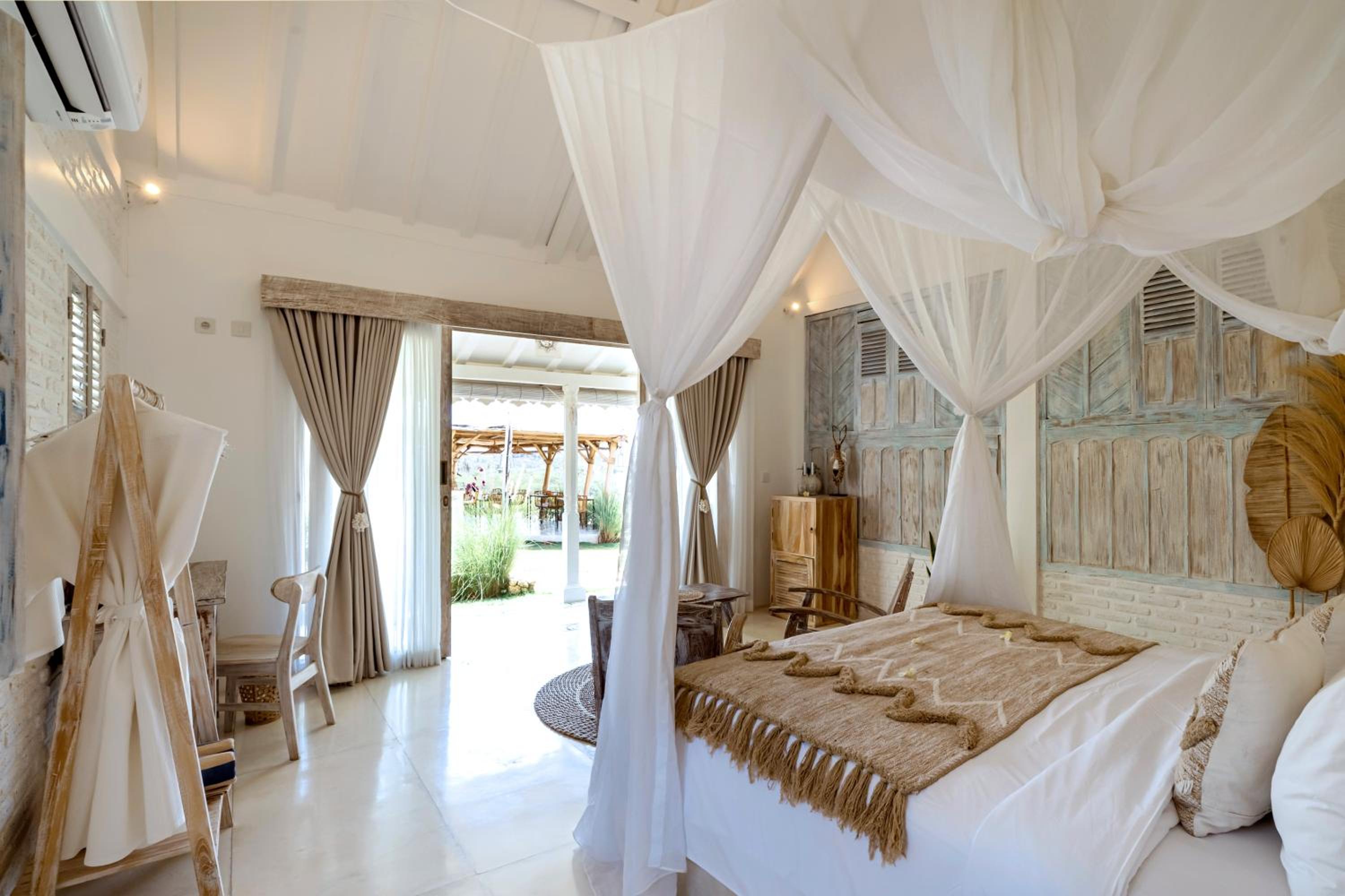 Deluxe Suite - Photo 6