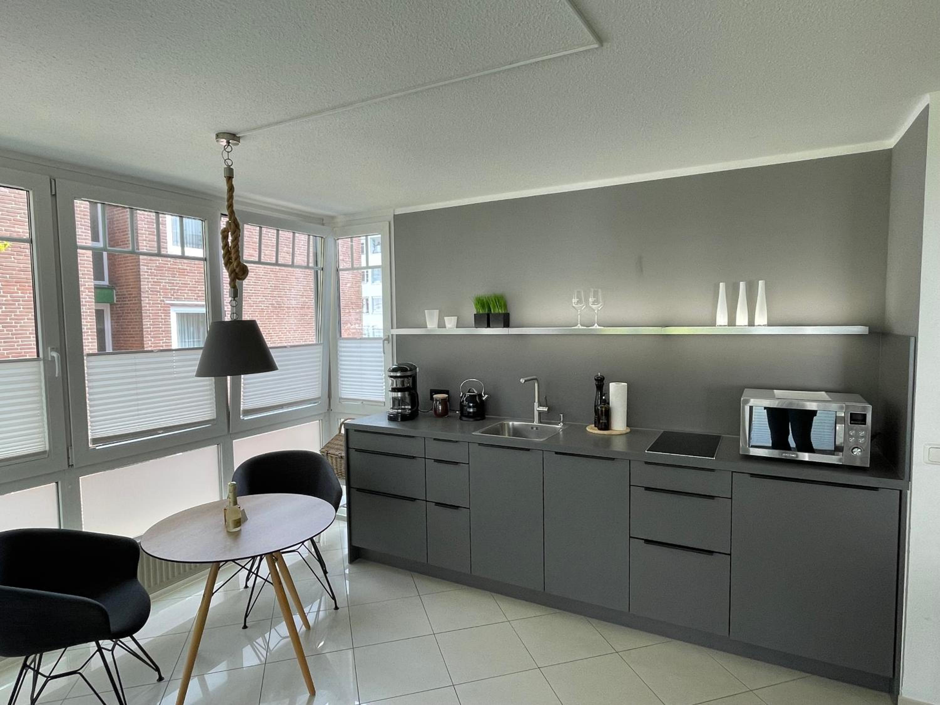 Apartment with Balcony - Photo 11