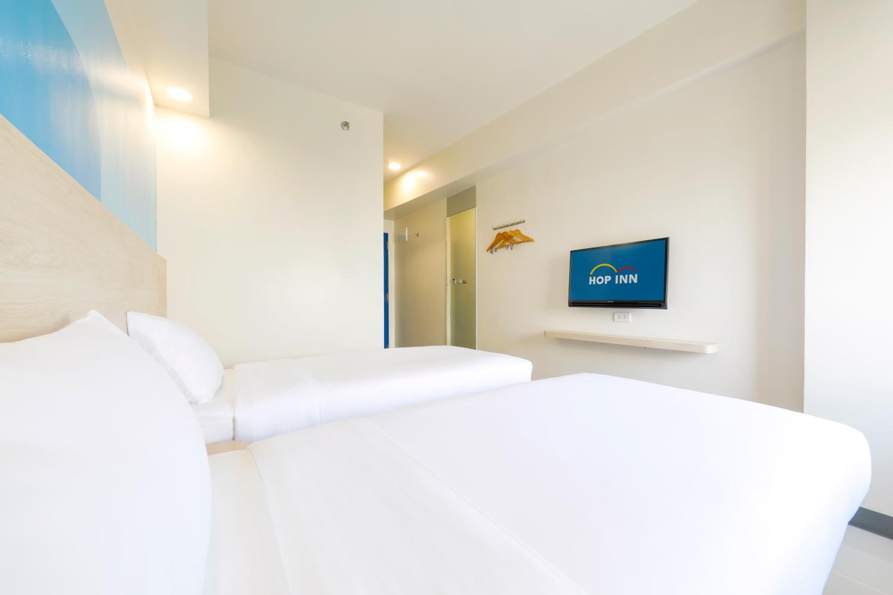 Standard Twin Room - Photo 3
