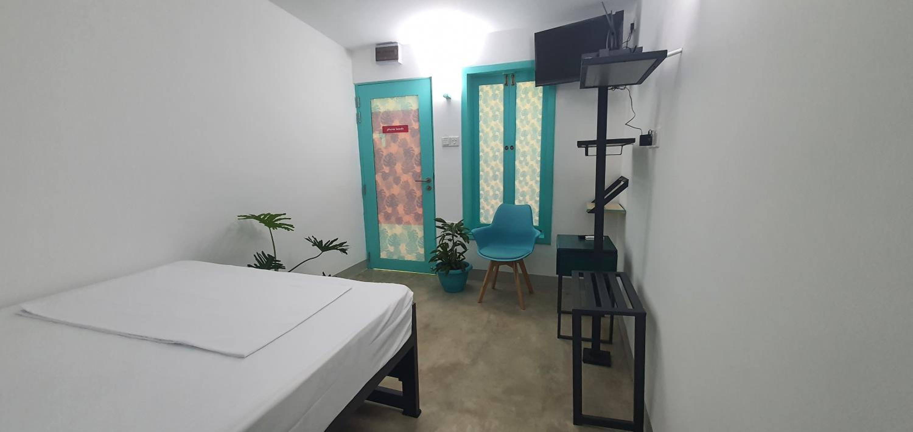 Family Room with Private Bathroom photo 1