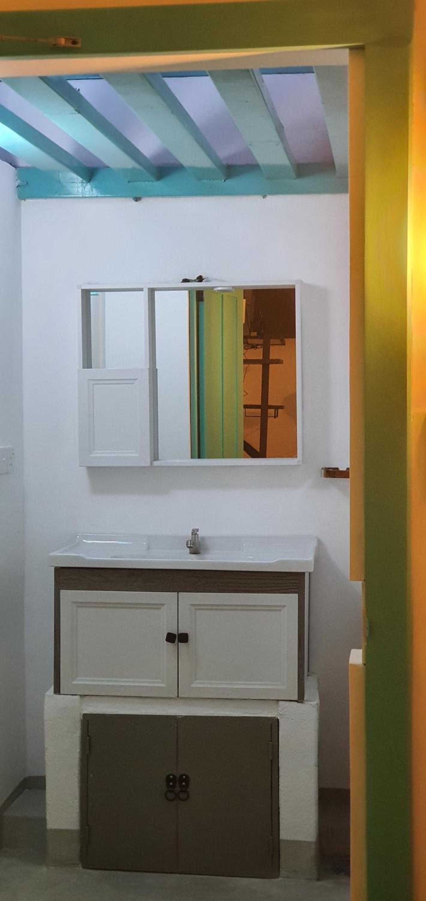 Family Room with Private Bathroom photo 2
