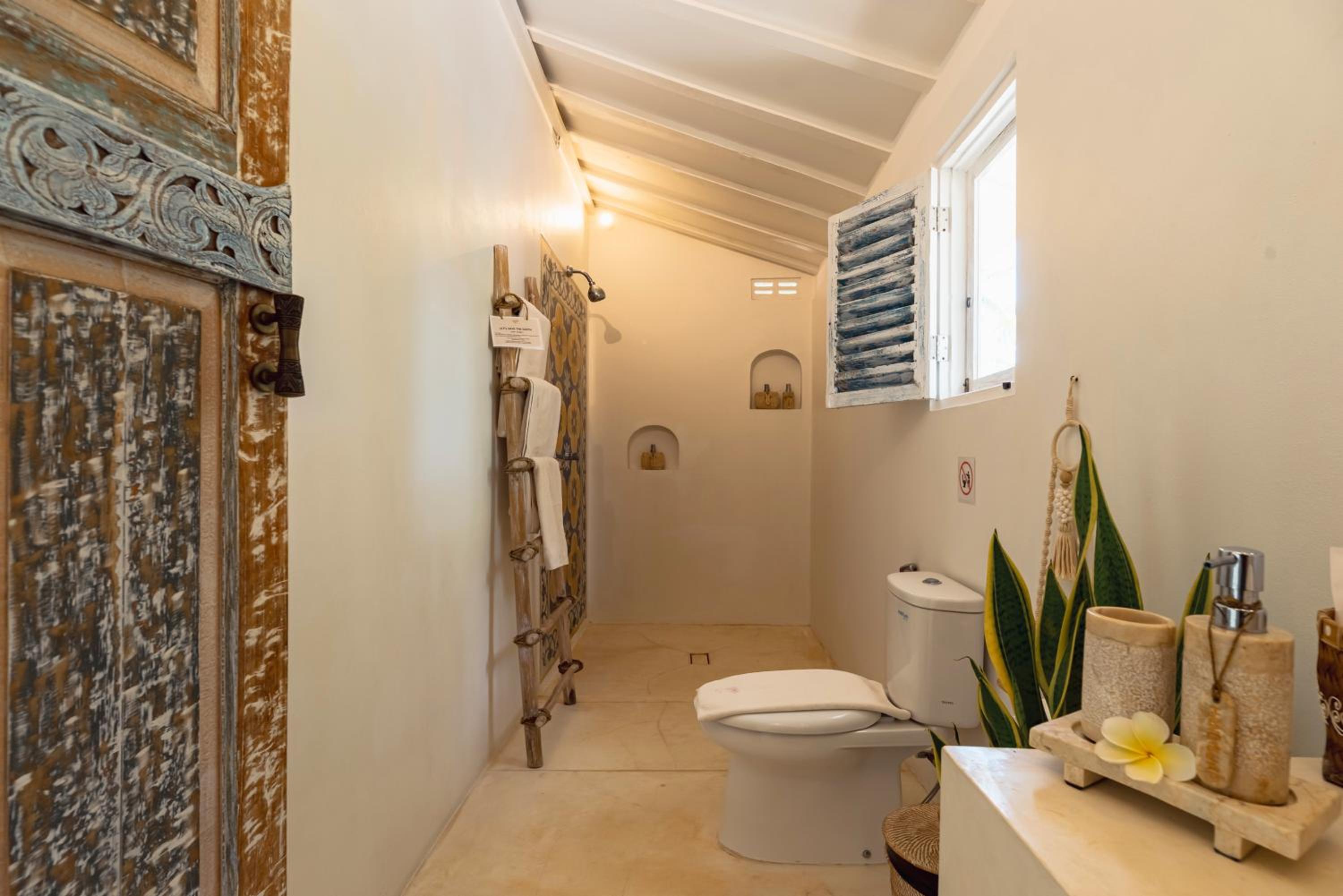 Standard Suite - Photo 3