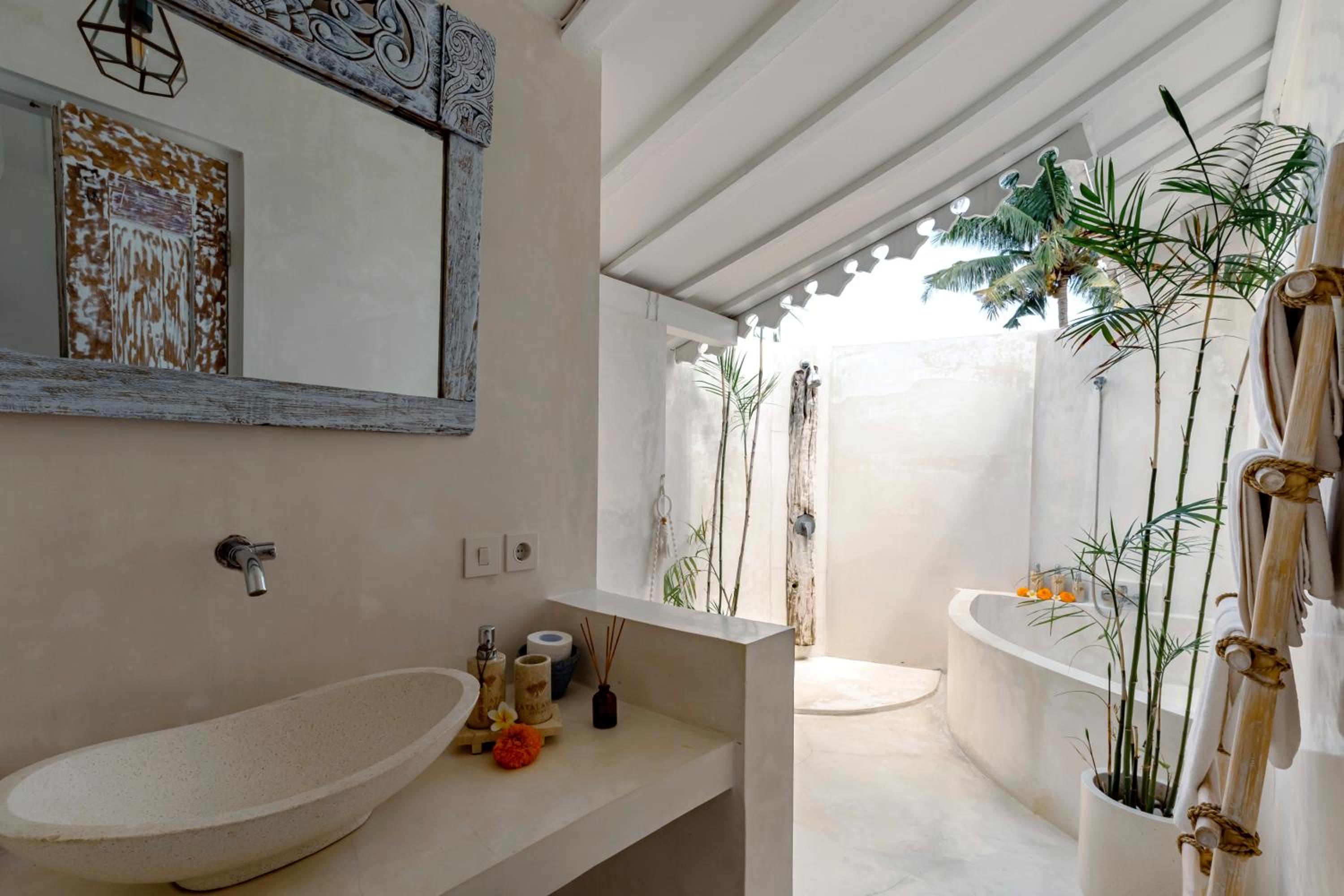 Suite with Private Pool - Photo 8