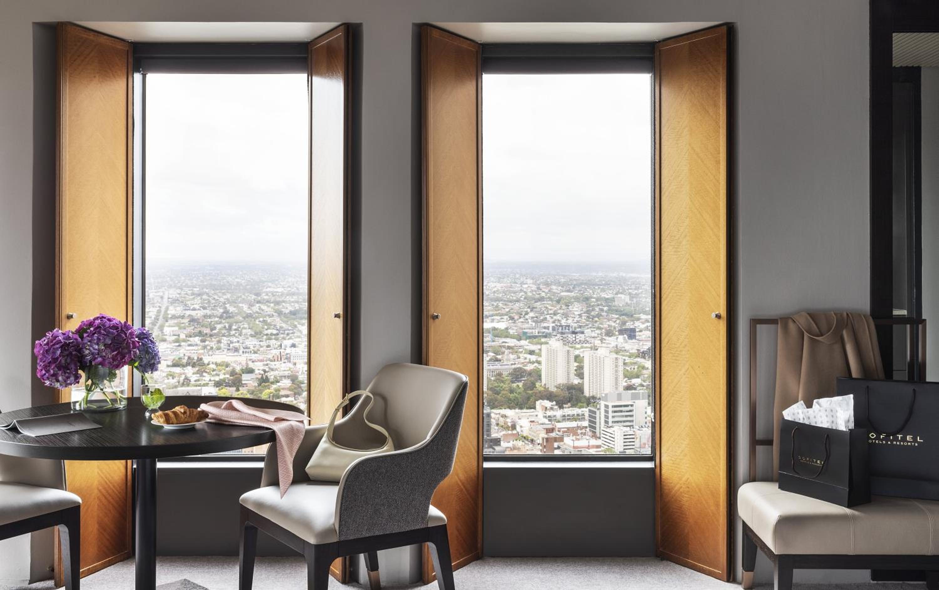 Luxury Corner King Room with City or Bay View