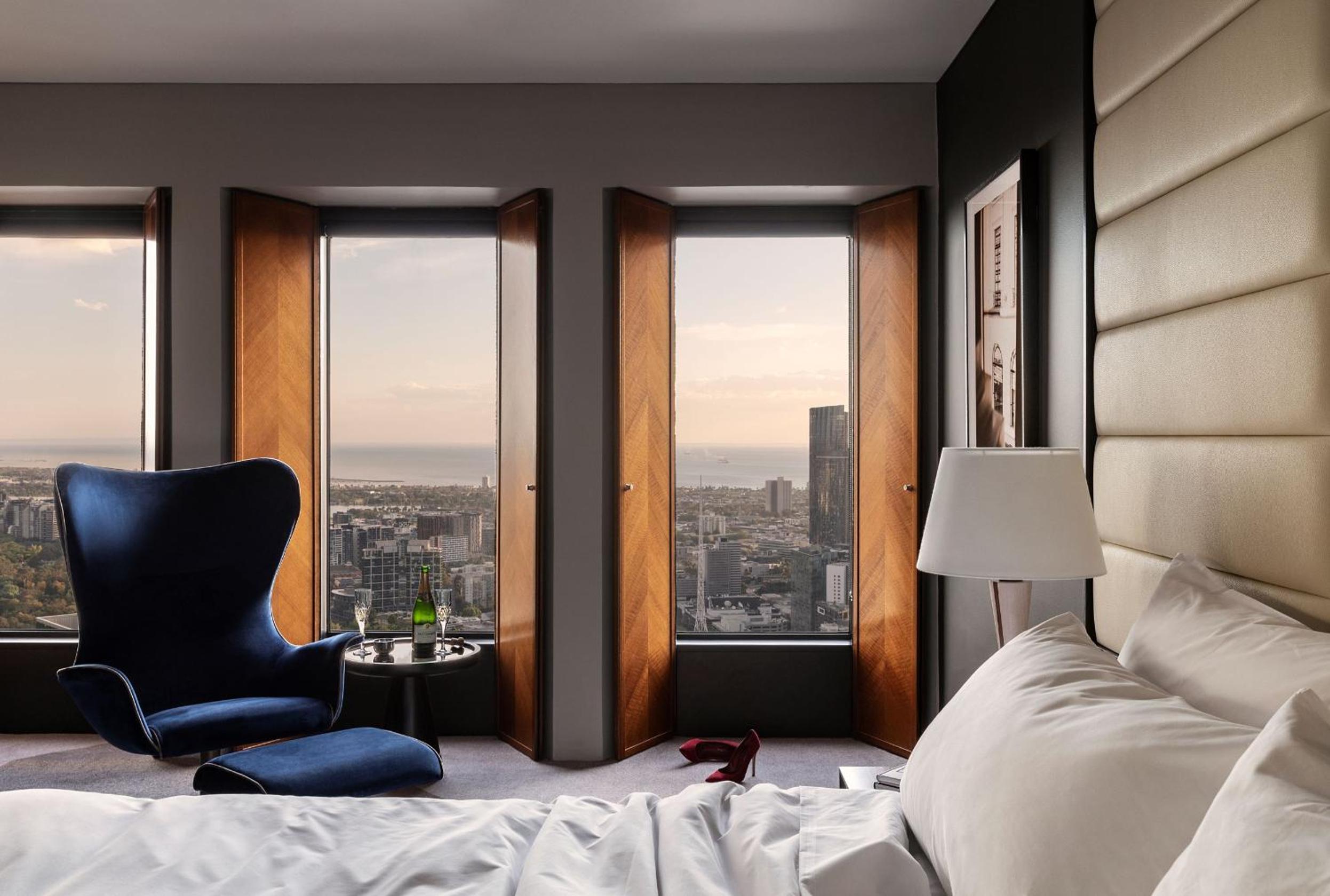 Superior King Room with Bay and River View