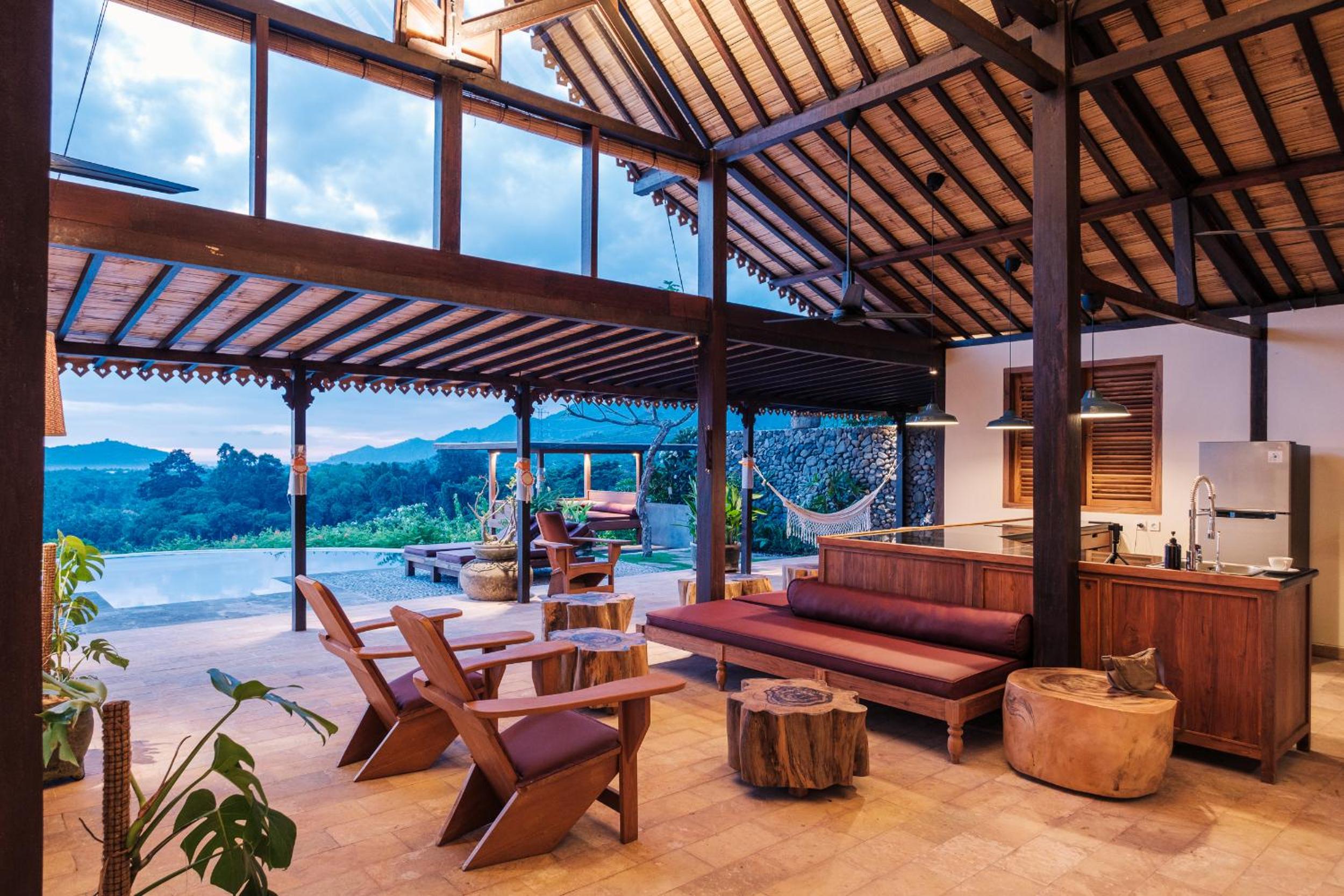 Three-Bedroom Villa to Villa Shanti Sumberkima Hill