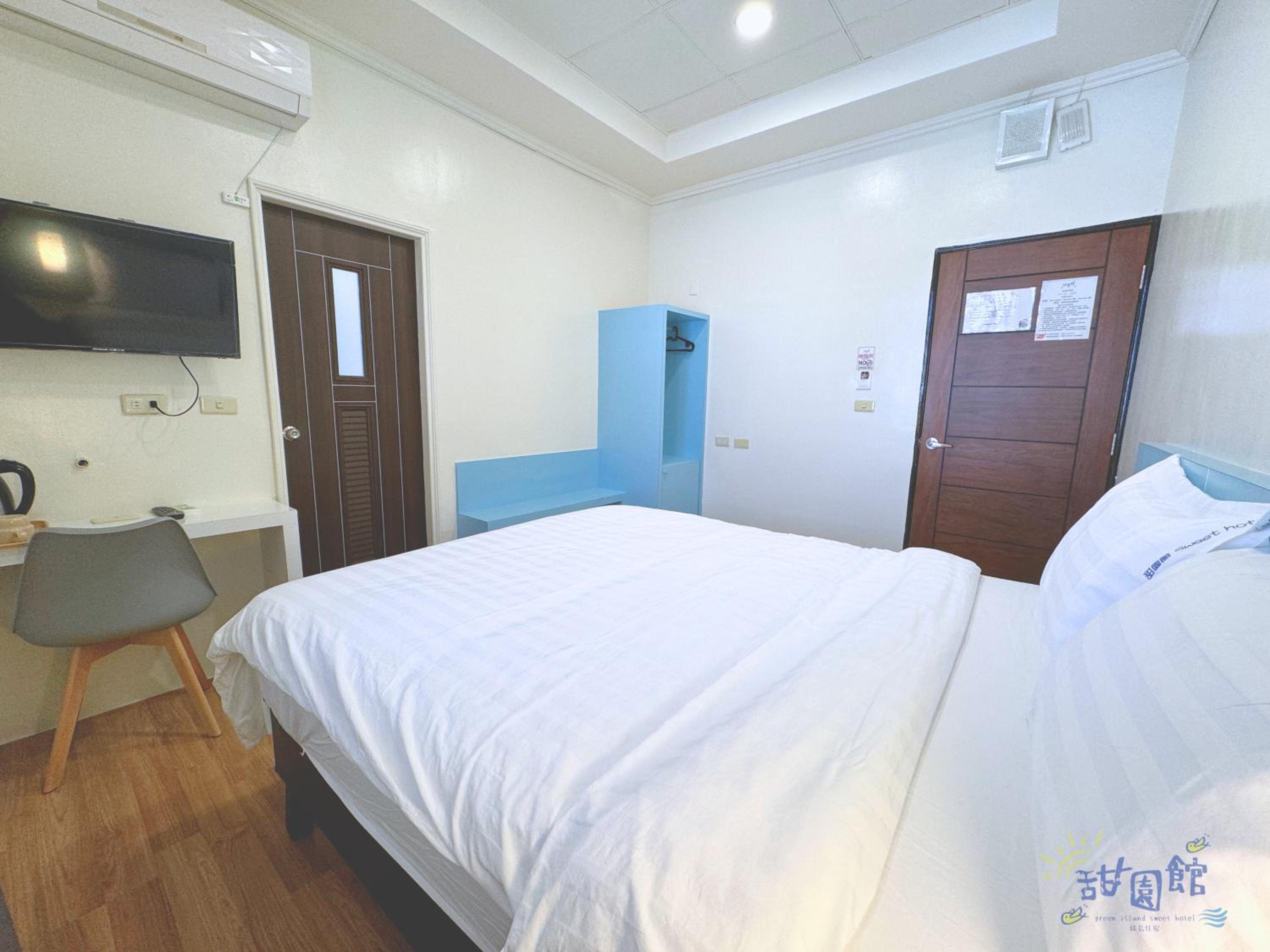 Double Room with Private Bathroom photo 1