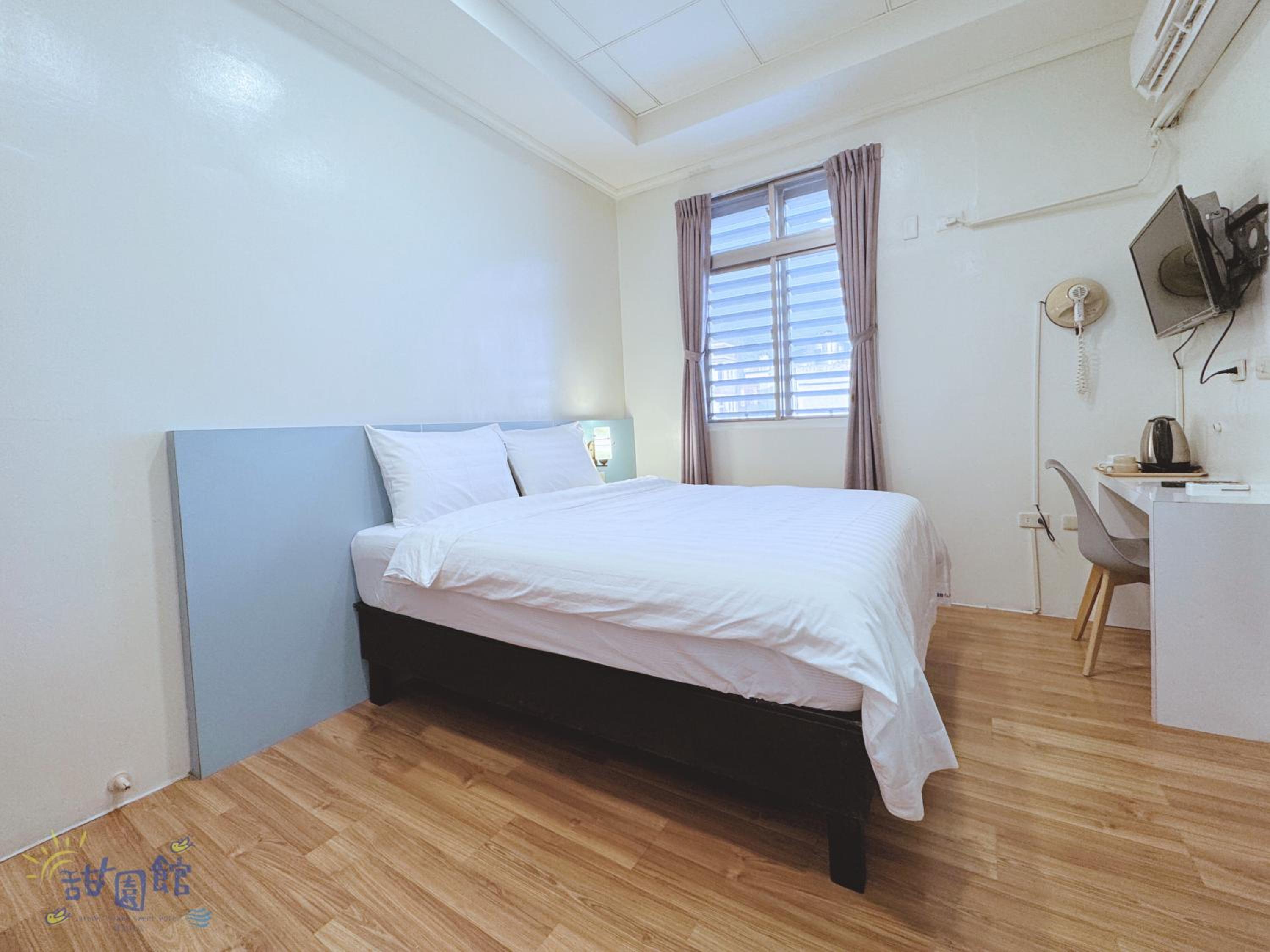 Double Room with Private Bathroom photo 2