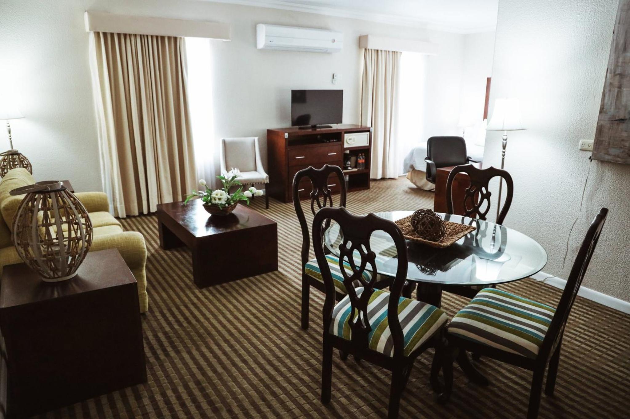 King Suite - Photo 4