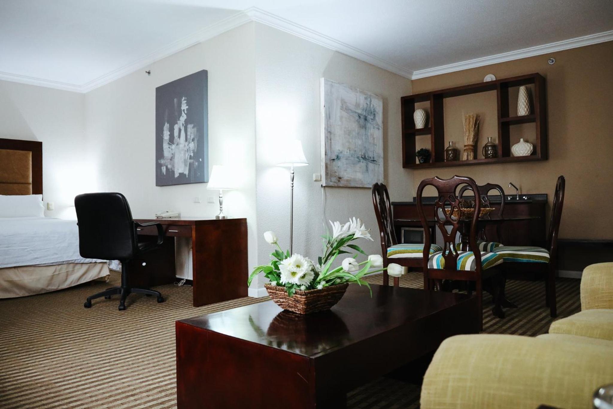 King Suite - Photo 5