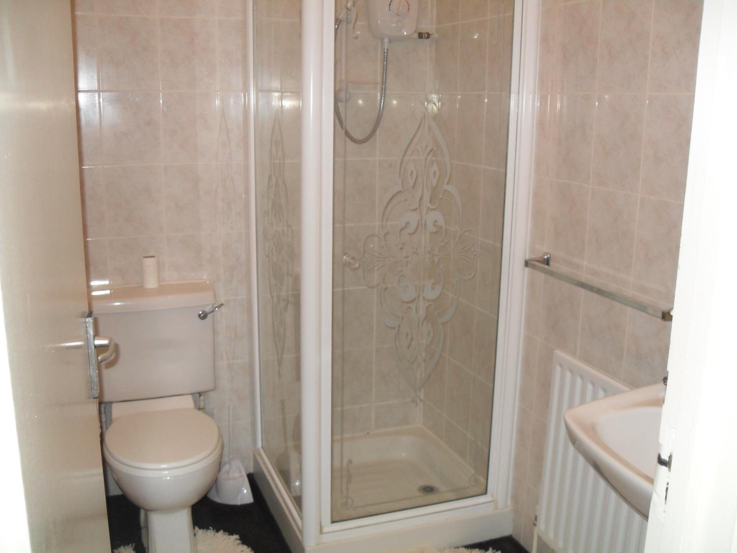 Triple Room with Bathroom - Photo 5