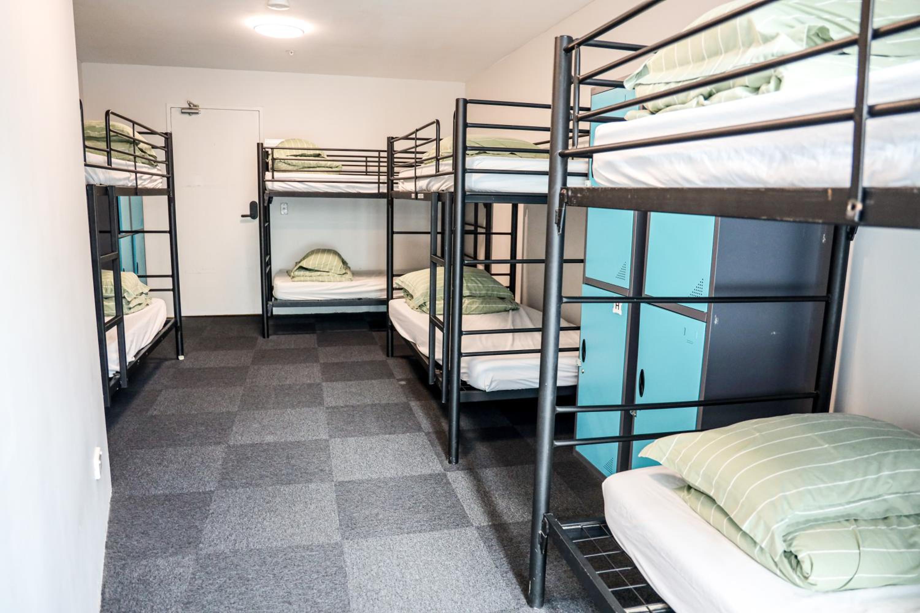 Bed in 6-Bed Female Dormitory Room with Private Bathroom photo 1