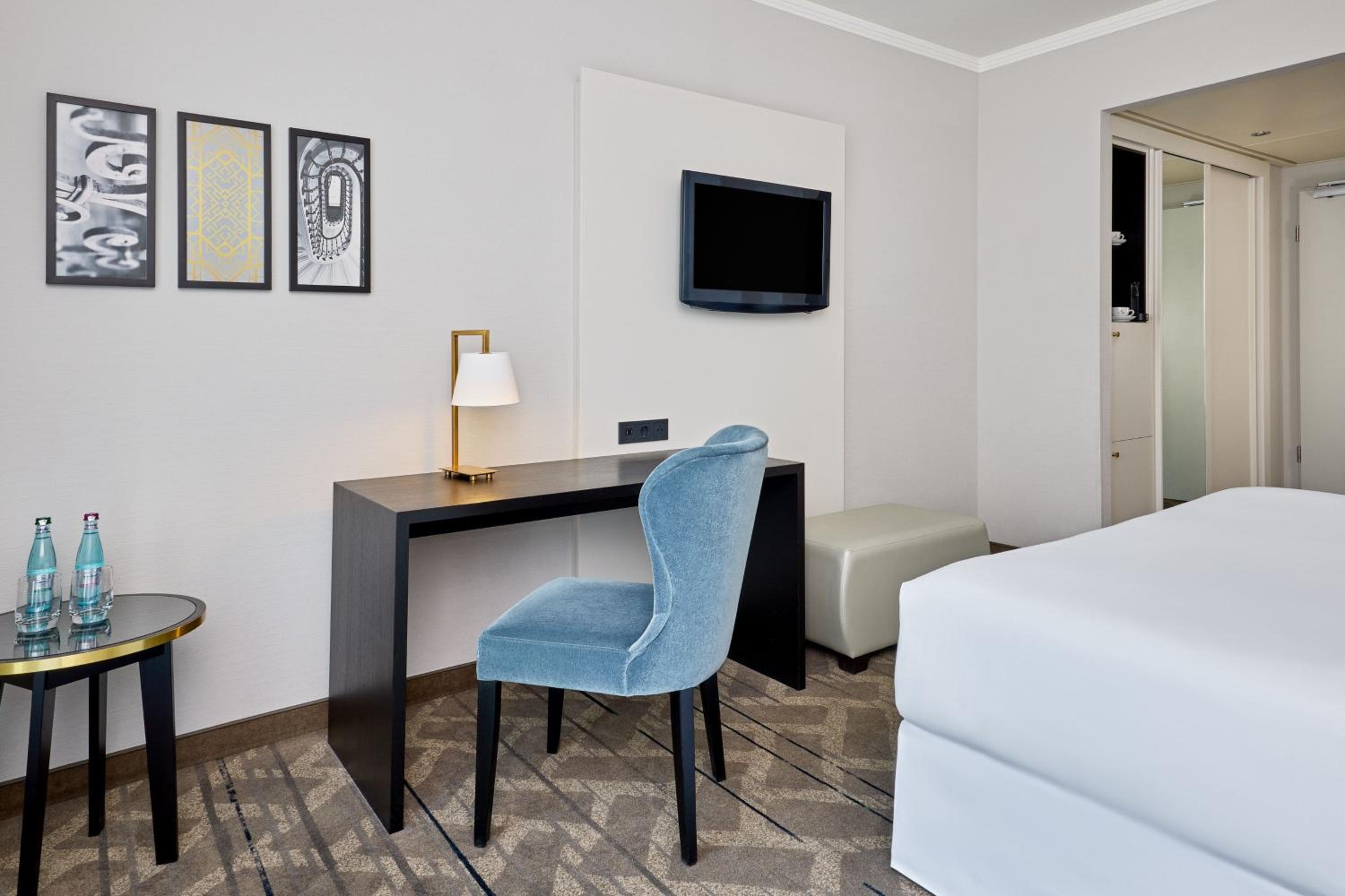 Superior King Room