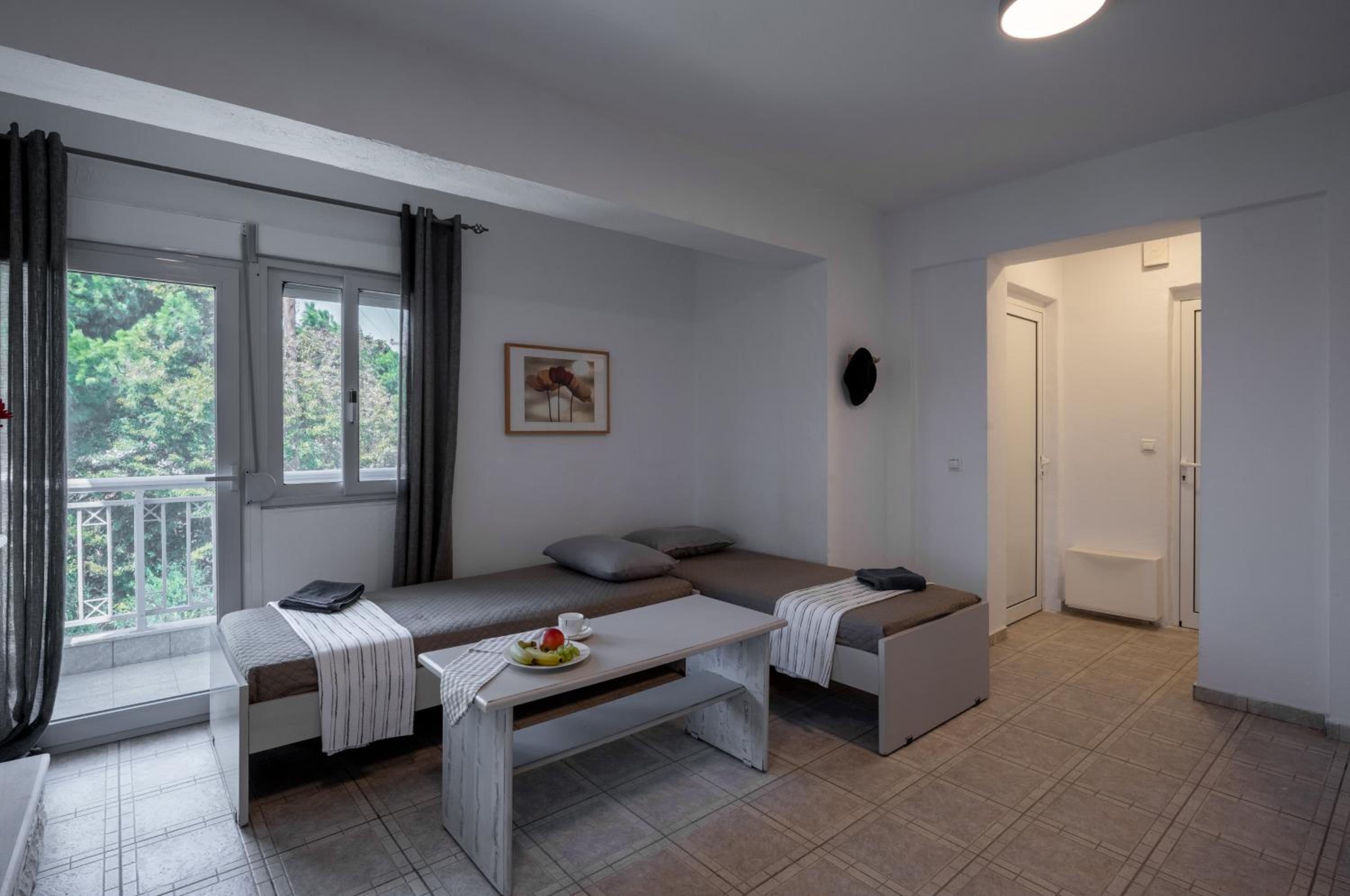 One-Bedroom Apartment with Garden View