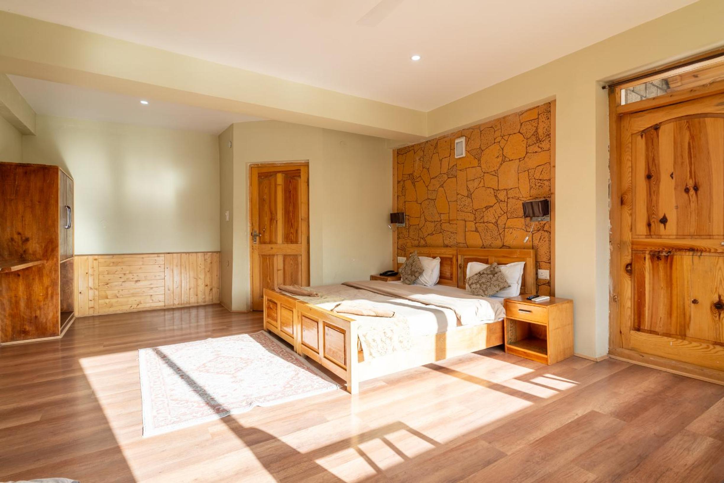 Deluxe Family Room photo 2