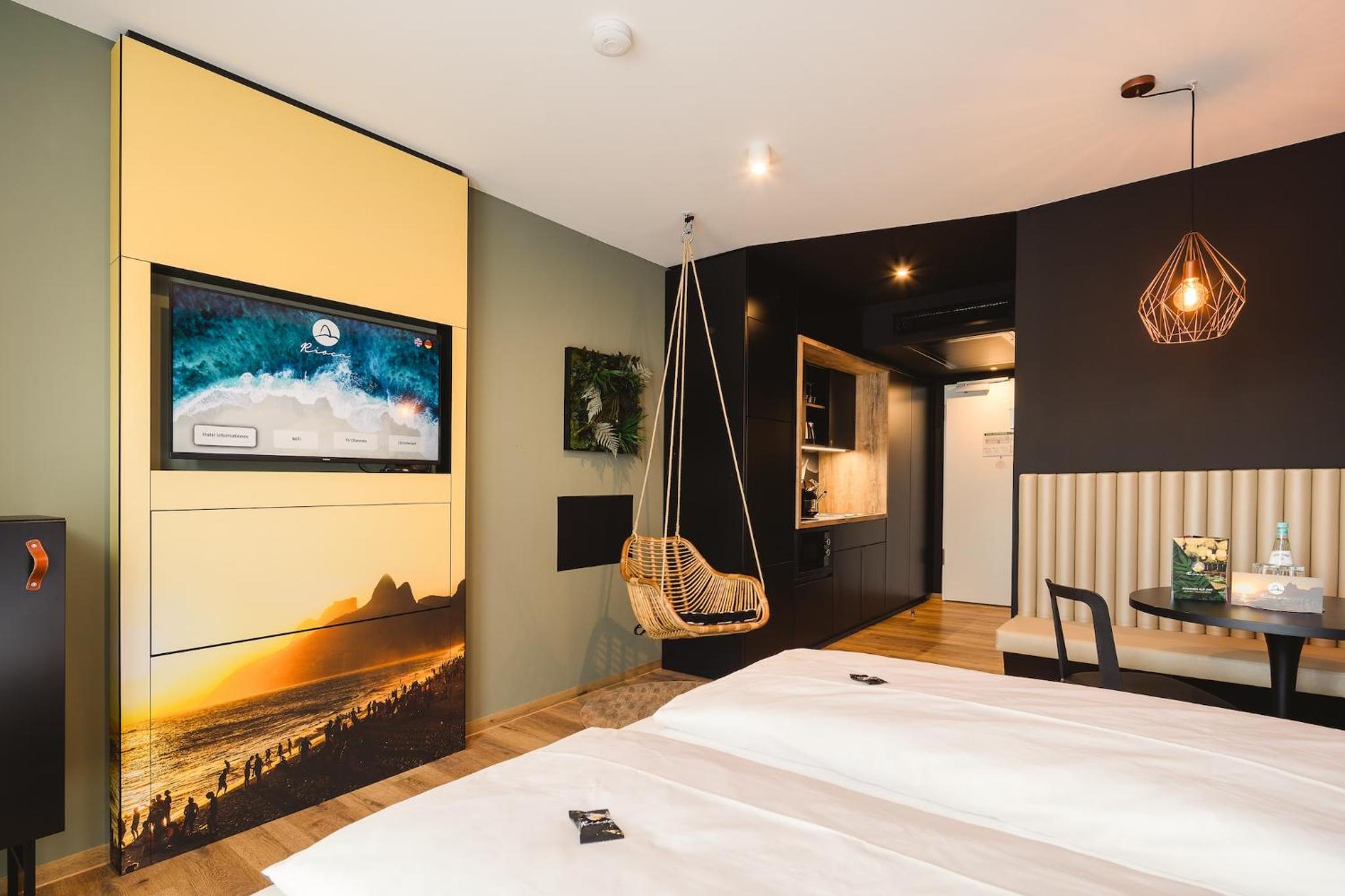 Double Room - Photo 7