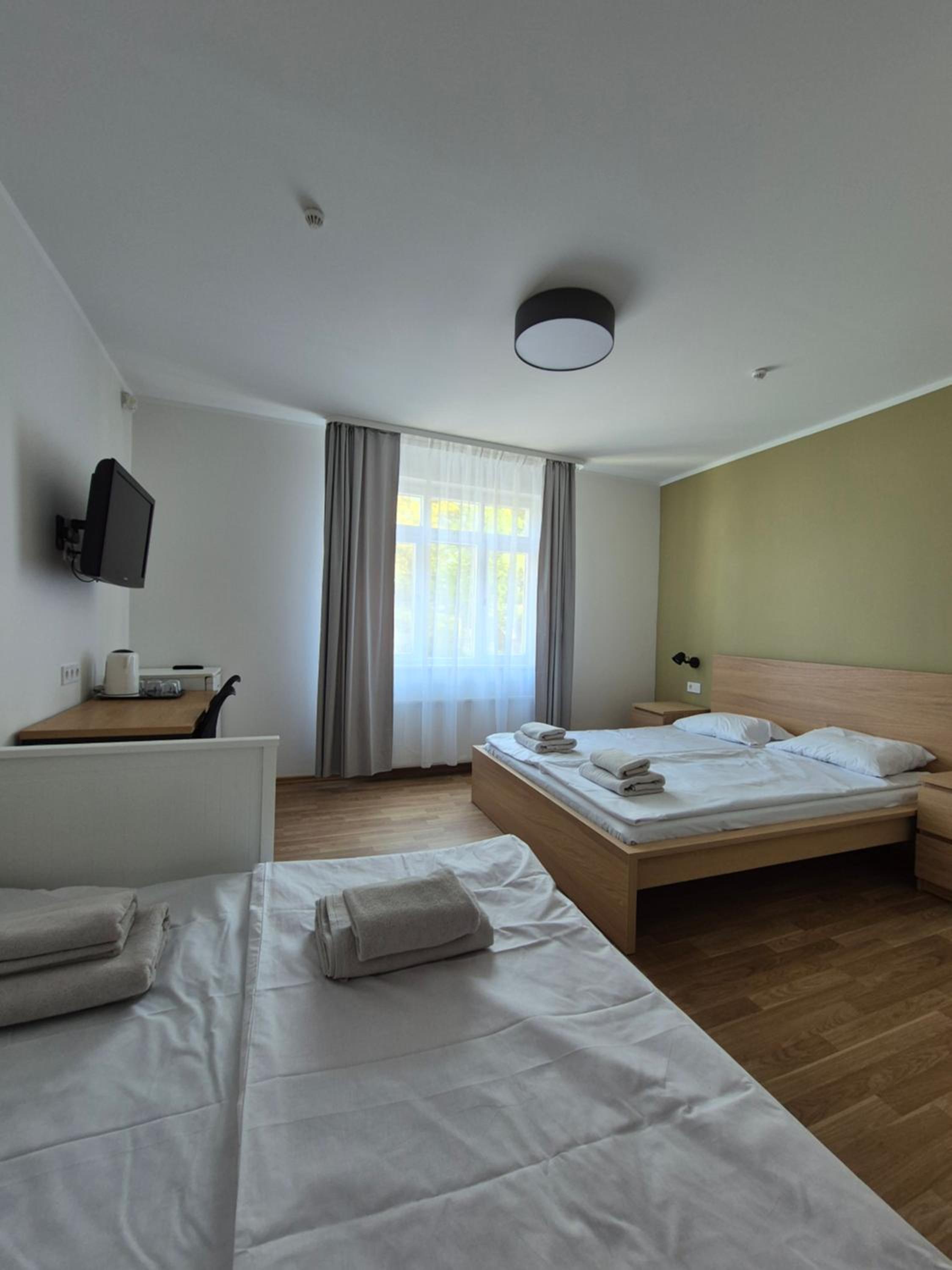 Quadruple Room - Photo 2