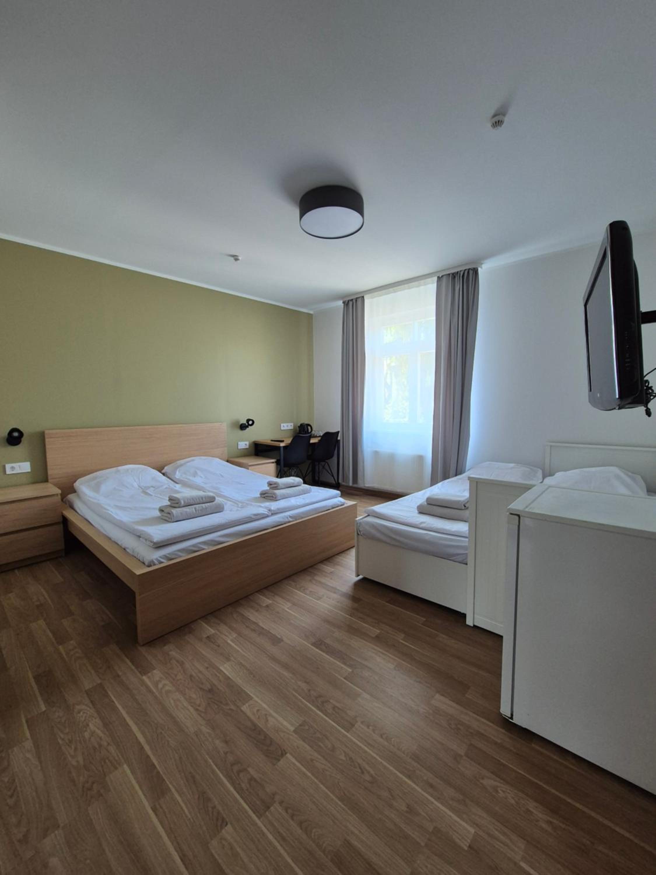 Quadruple Room - Photo 3
