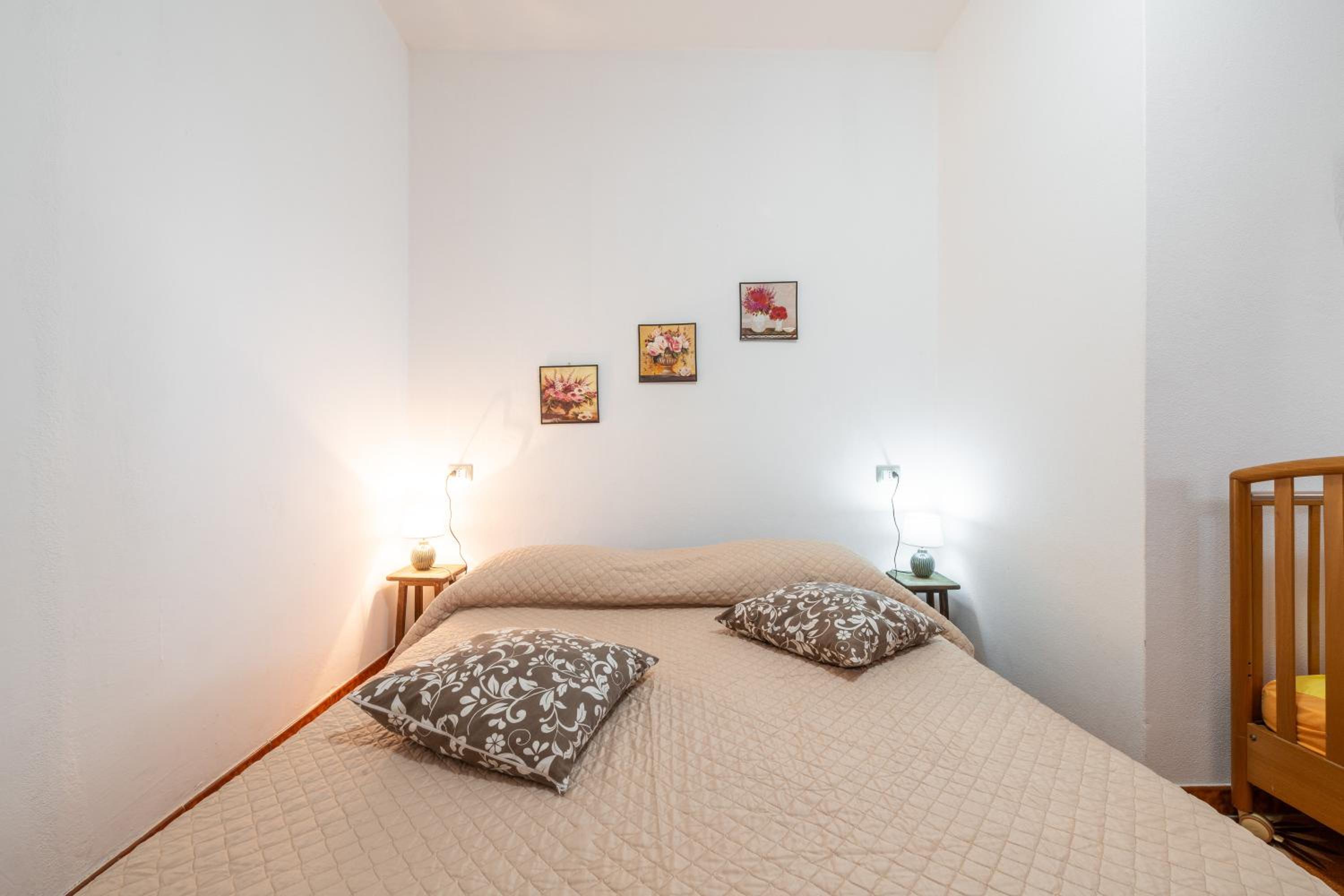 Two-Bedroom House photo 2