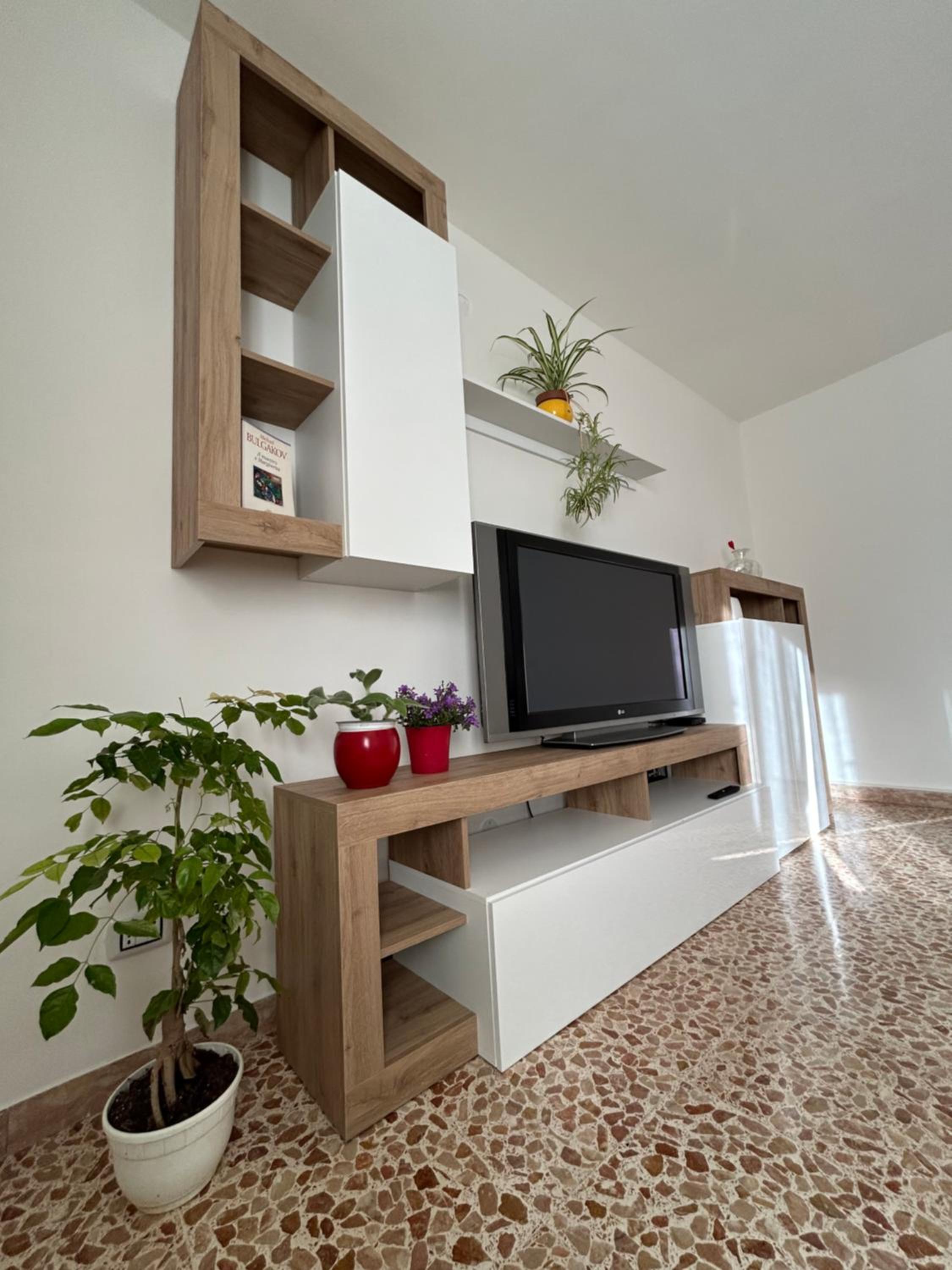 Apartment photo 2